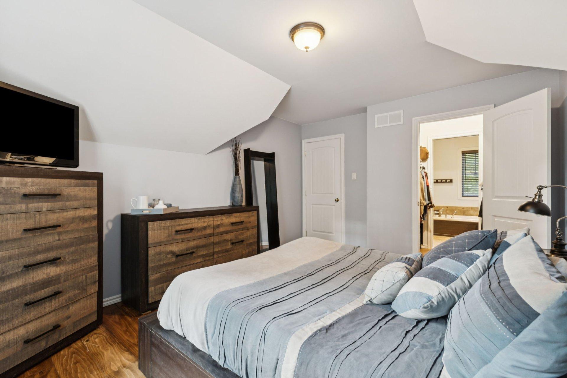 









27


Rue Degas

,
Cantley,




QC
J8V3L6

