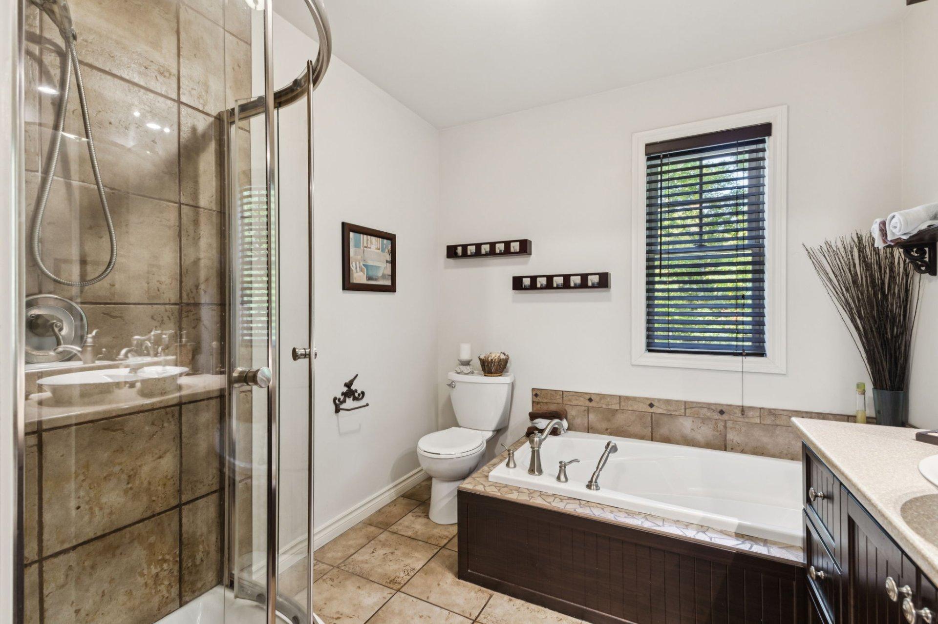 









27


Rue Degas

,
Cantley,




QC
J8V3L6

