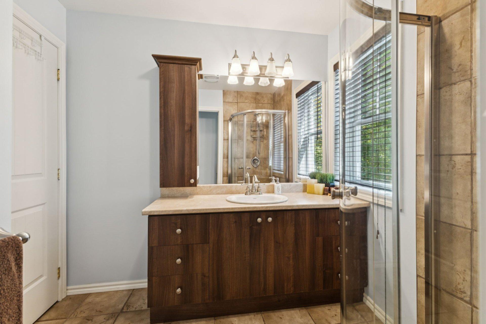 









27


Rue Degas

,
Cantley,




QC
J8V3L6

