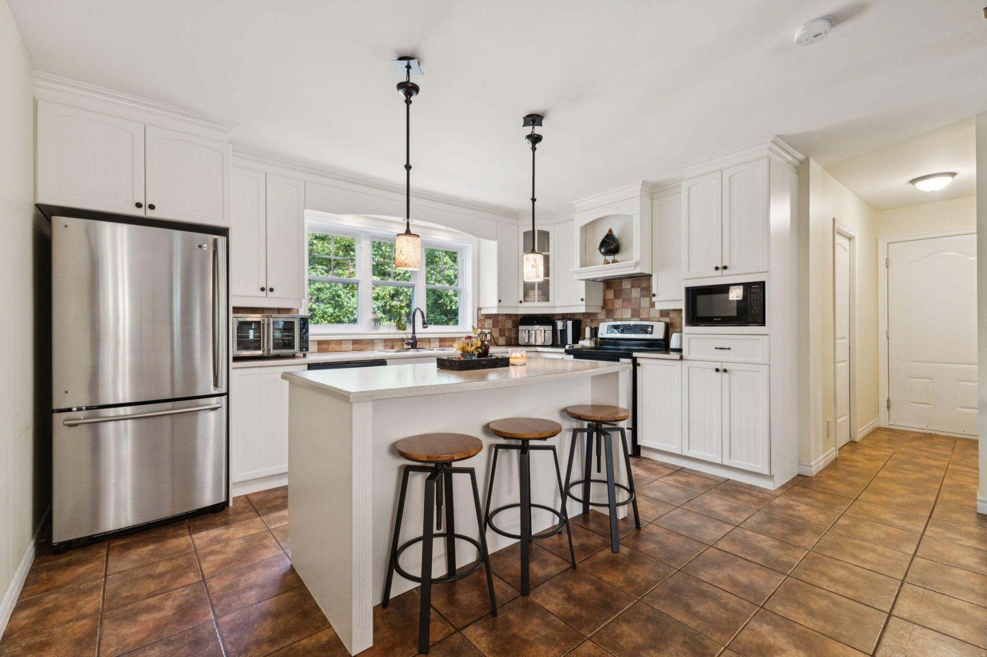 









27


Rue Degas

,
Cantley,




QC
J8V3L6

