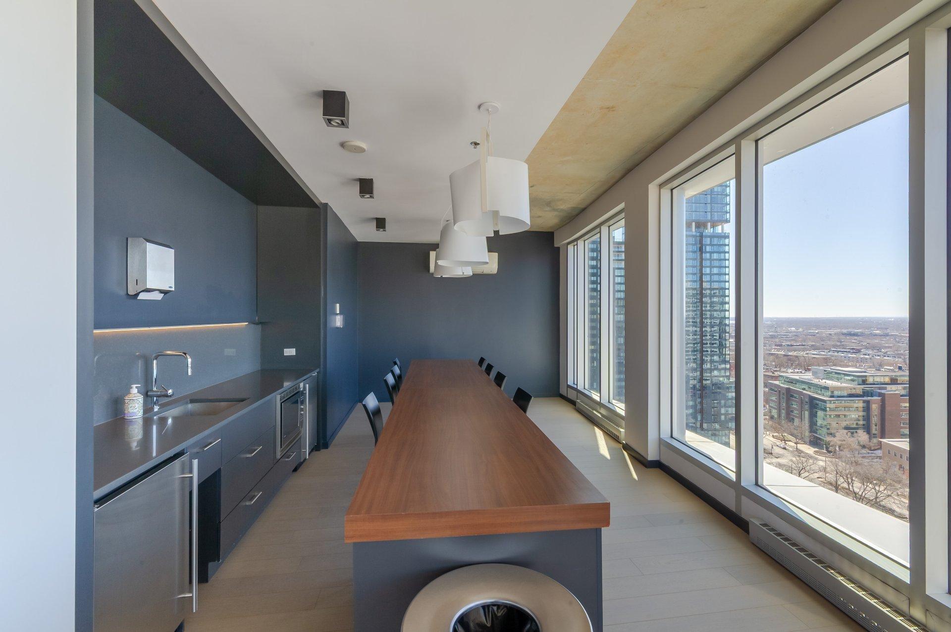 









1414


Rue Chomedey

, 1648,
Montréal (Ville-Marie),




QC
H3H0A2

