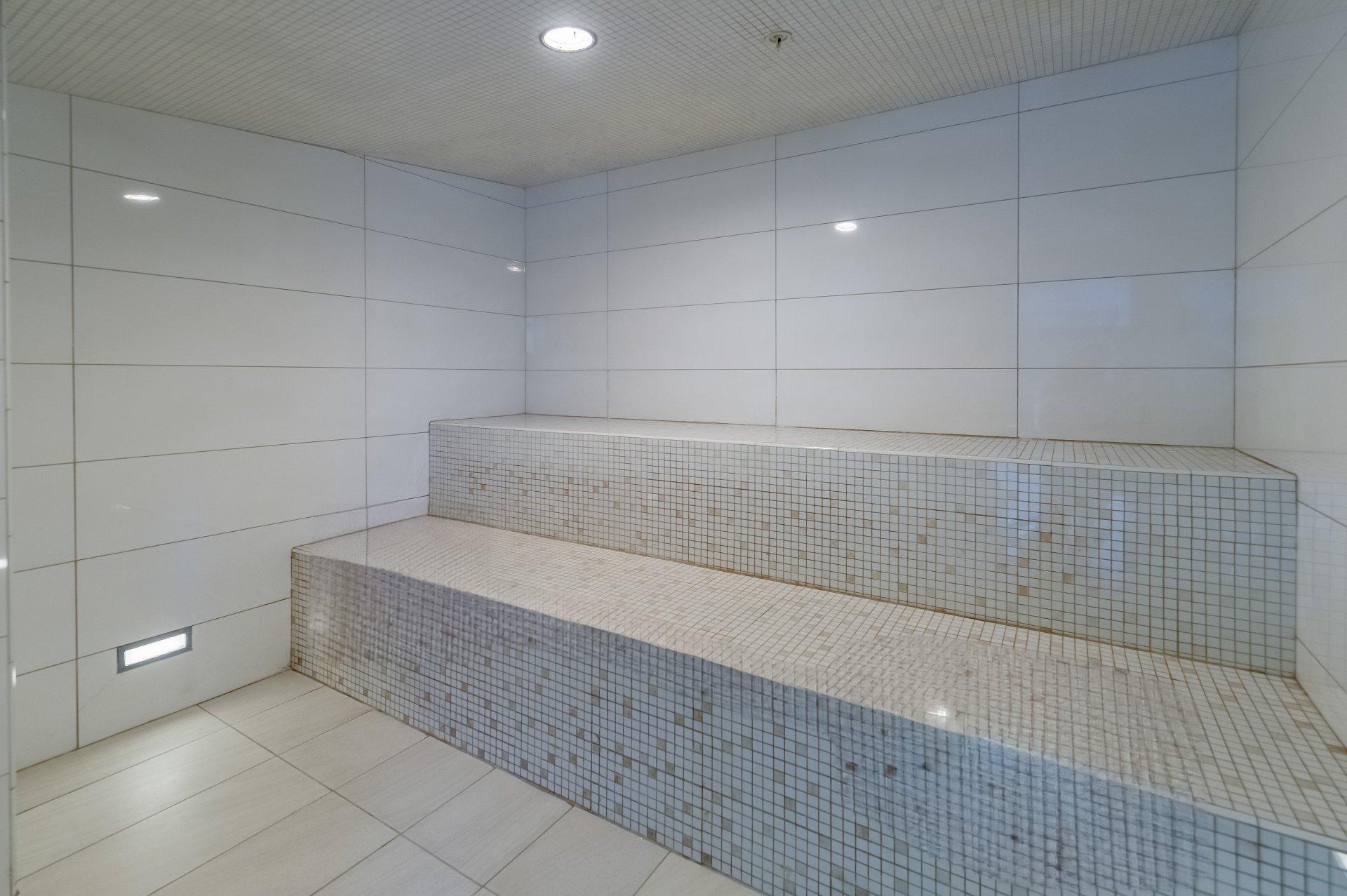









1414


Rue Chomedey

, 1648,
Montréal (Ville-Marie),




QC
H3H0A2

