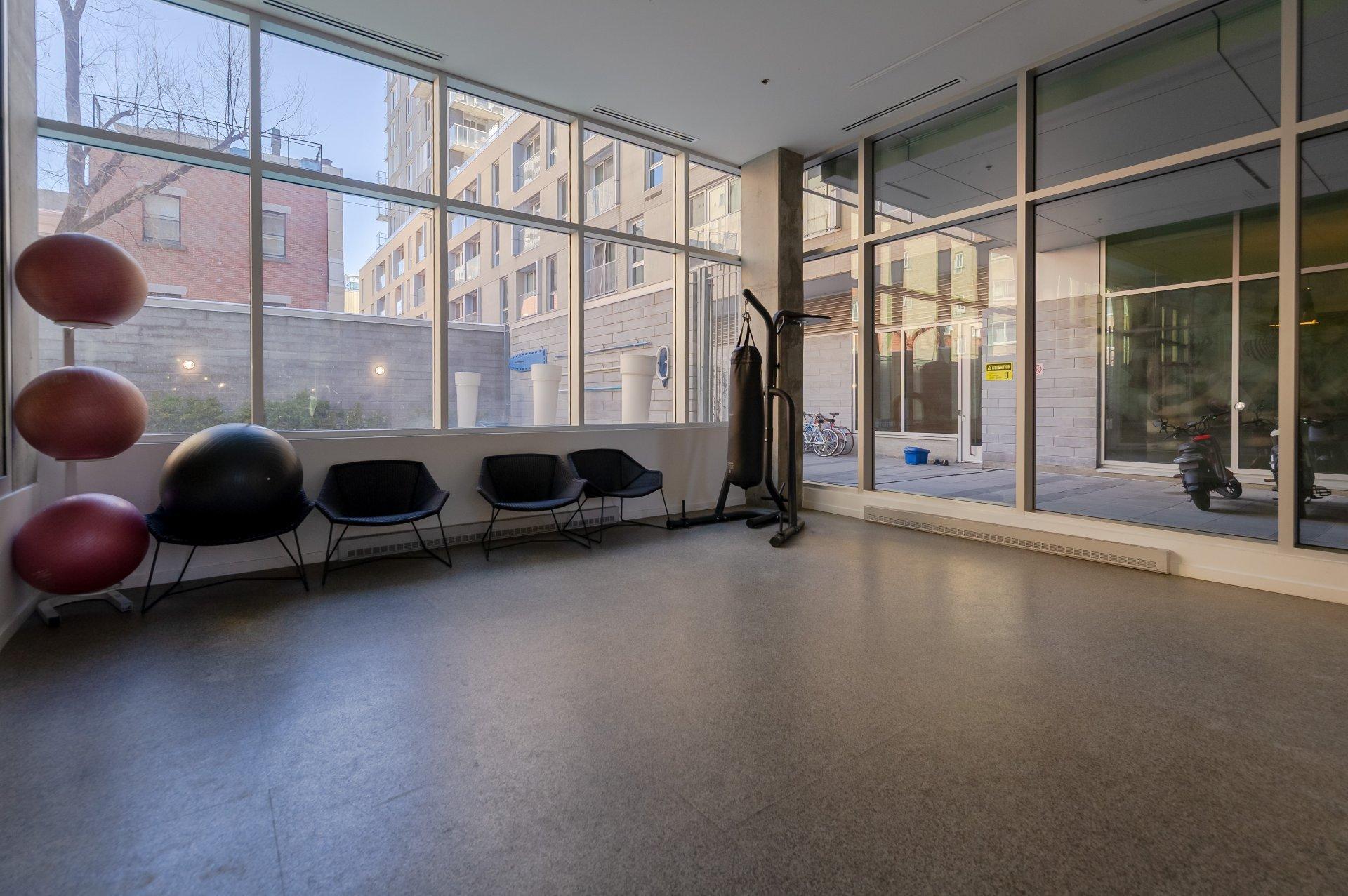 









1414


Rue Chomedey

, 1648,
Montréal (Ville-Marie),




QC
H3H0A2


