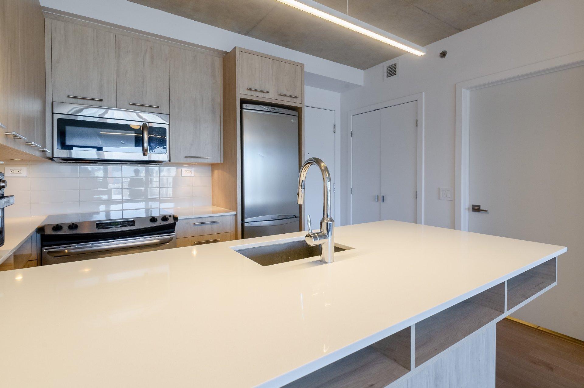 









1414


Rue Chomedey

, 1648,
Montréal (Ville-Marie),




QC
H3H0A2

