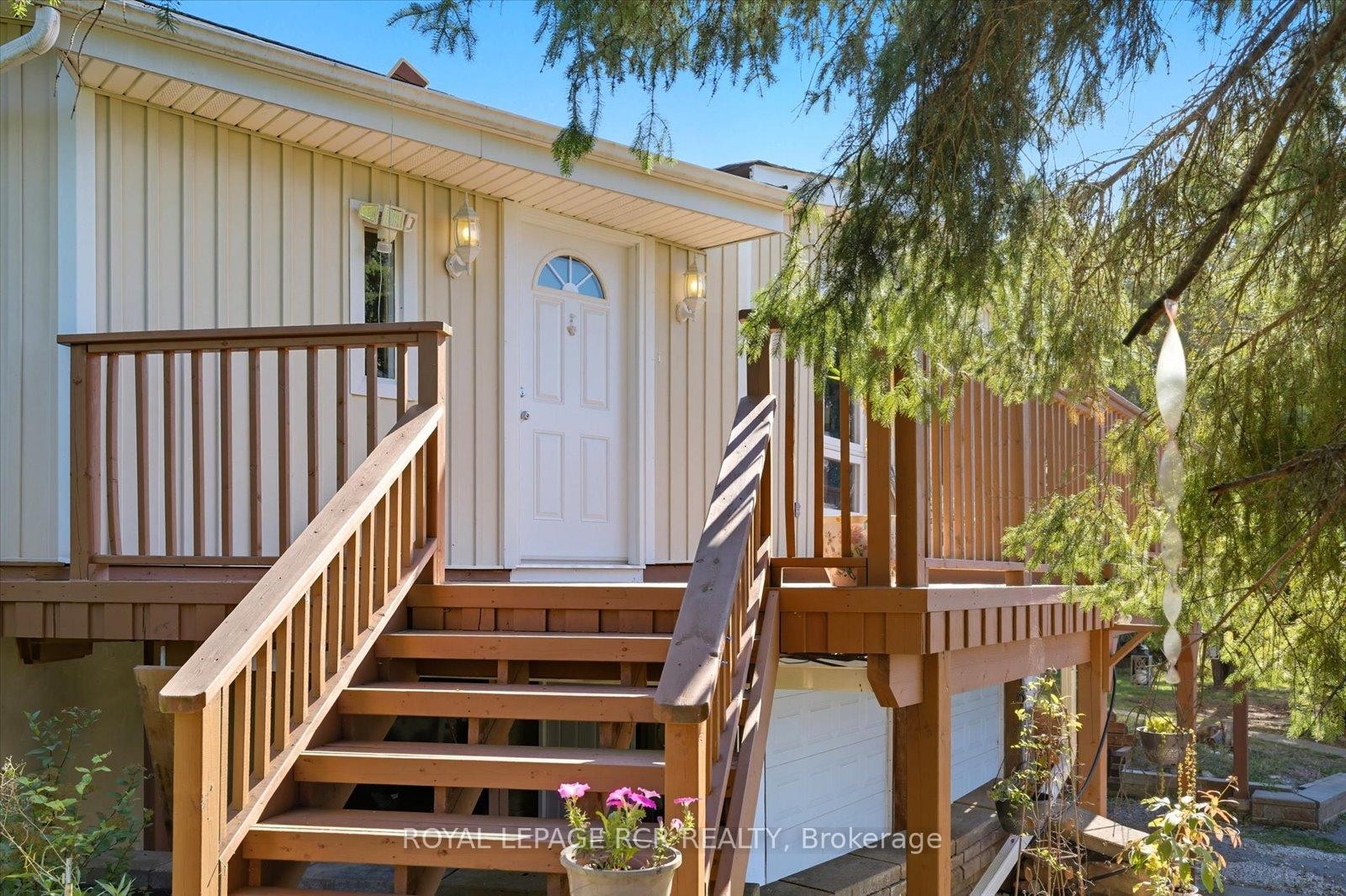 









1637


15

Side Road,
New Tecumseth,




ON
L0G 1W0

