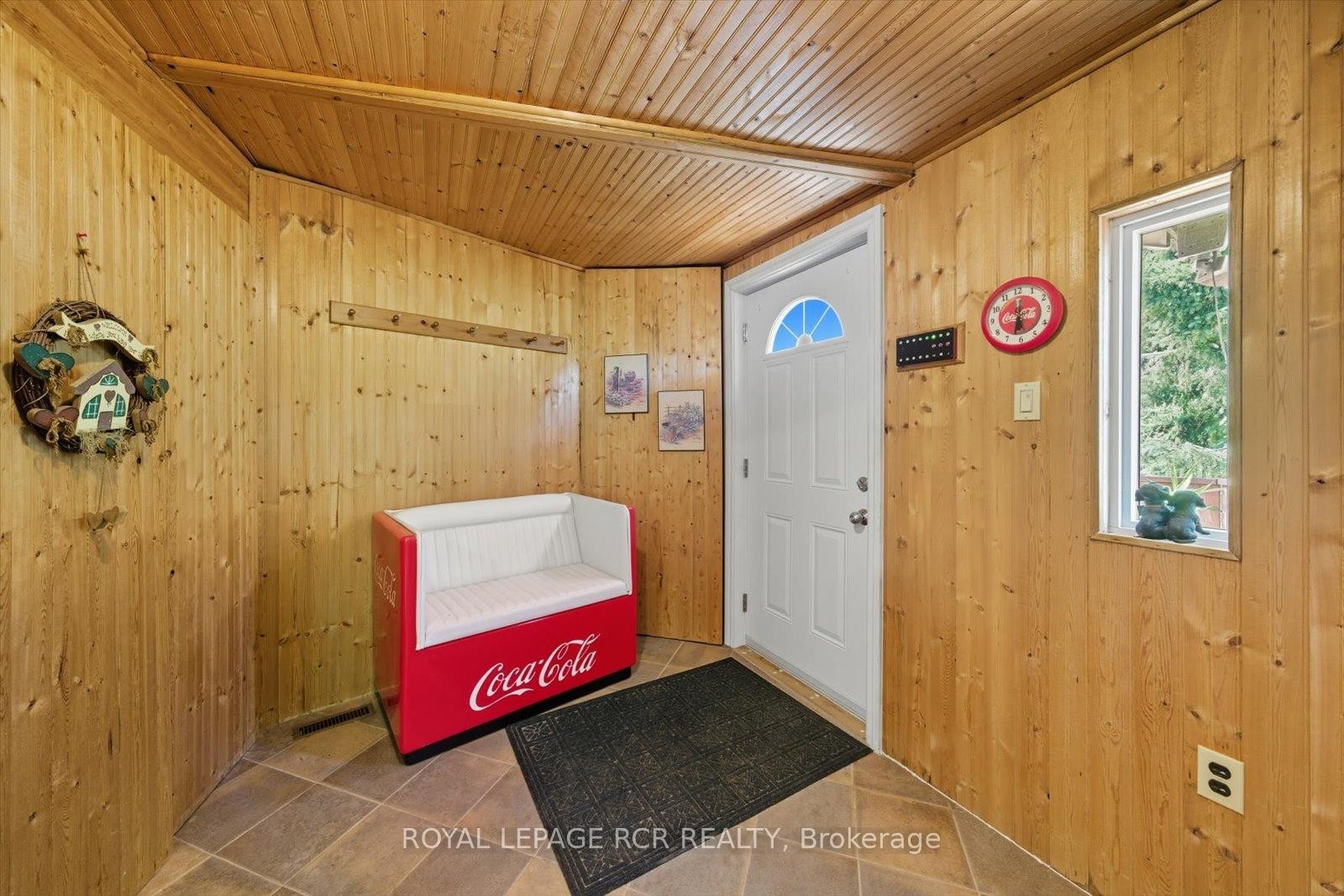 









1637


15

Side Road,
New Tecumseth,




ON
L0G 1W0

