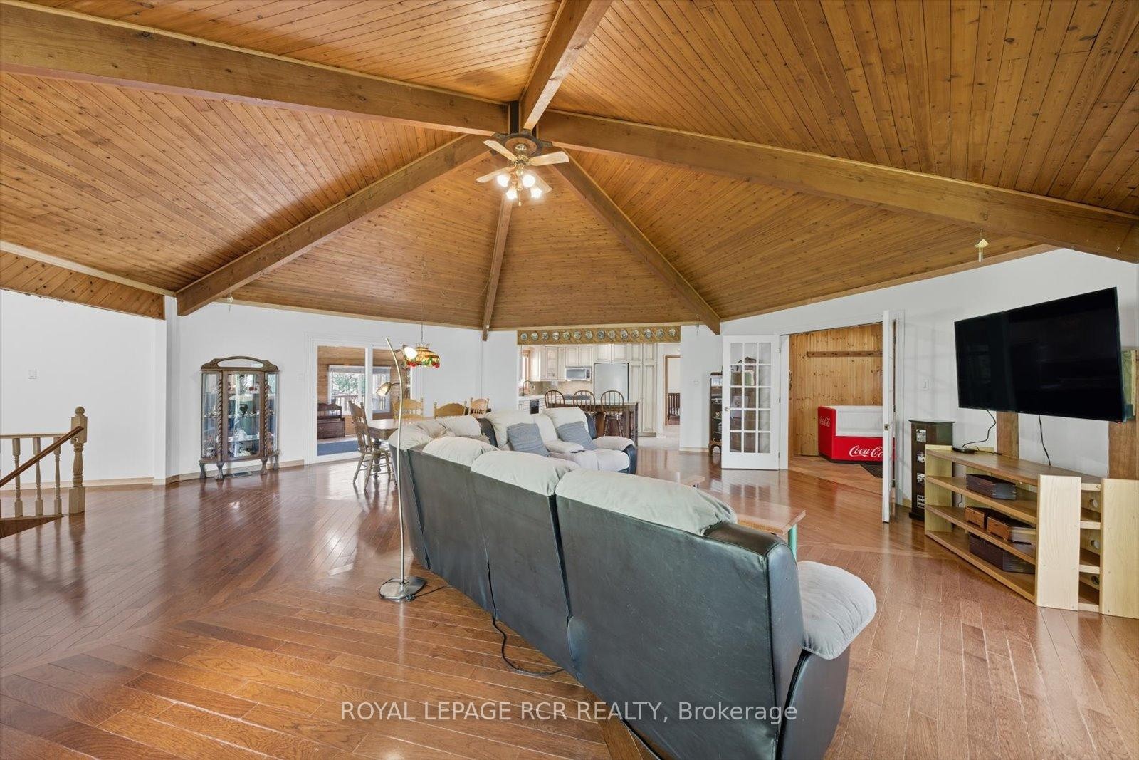 









1637


15

Side Road,
New Tecumseth,




ON
L0G 1W0

