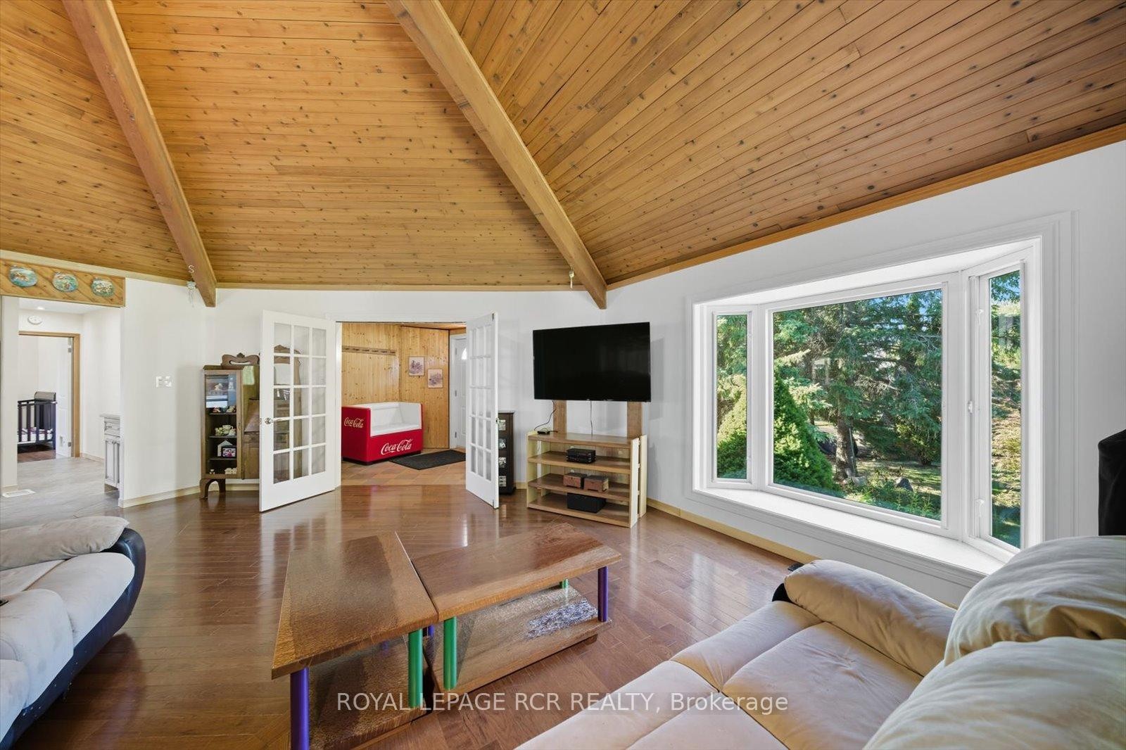 









1637


15

Side Road,
New Tecumseth,




ON
L0G 1W0

