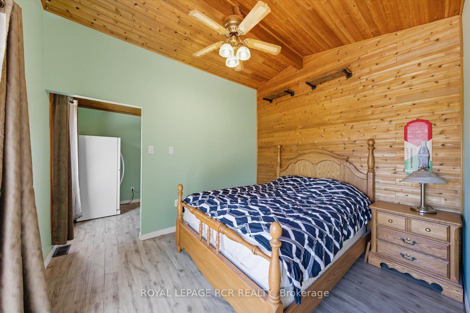 









1637


15

Side Road,
New Tecumseth,




ON
L0G 1W0

