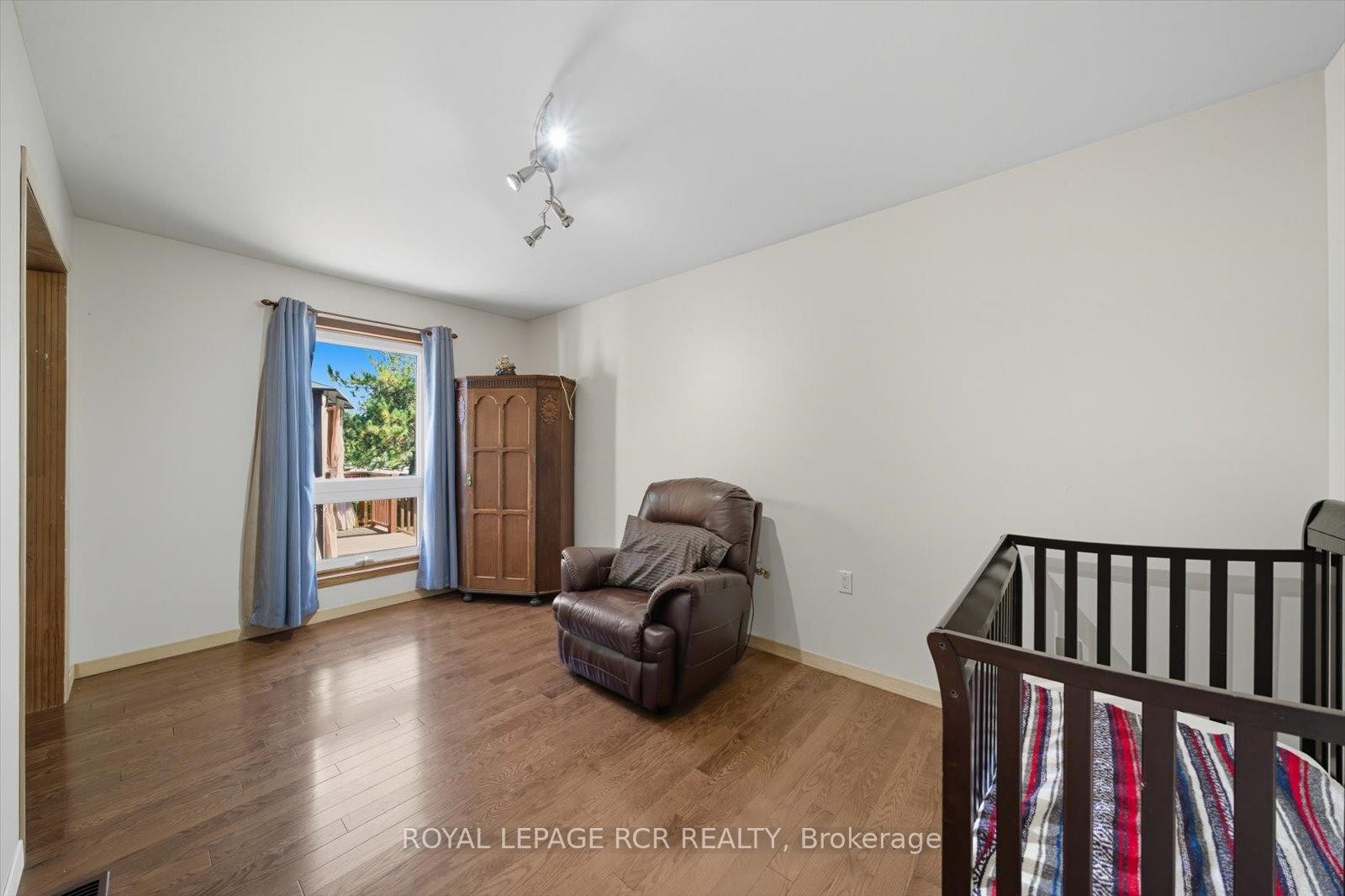 









1637


15

Side Road,
New Tecumseth,




ON
L0G 1W0

