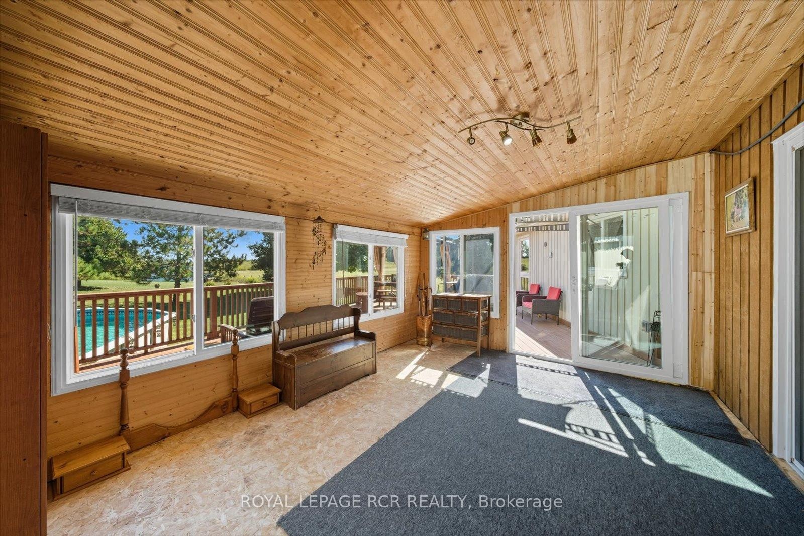 









1637


15

Side Road,
New Tecumseth,




ON
L0G 1W0

