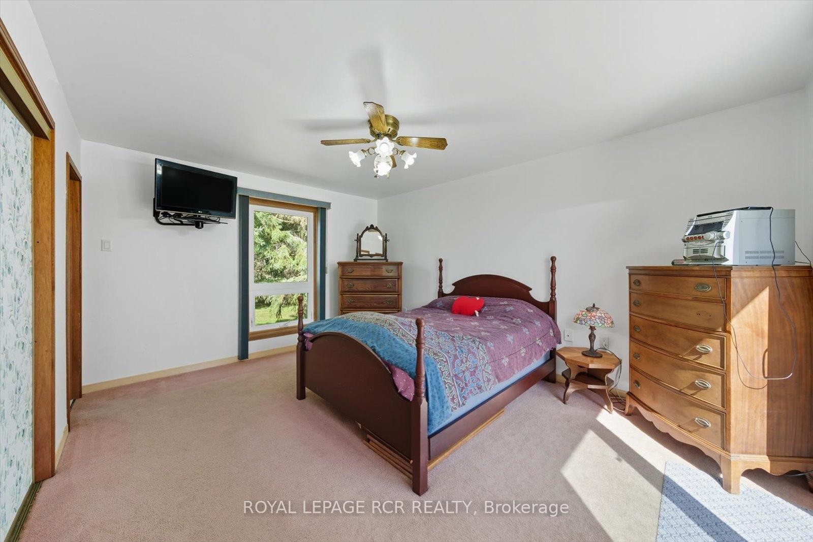 









1637


15

Side Road,
New Tecumseth,




ON
L0G 1W0

