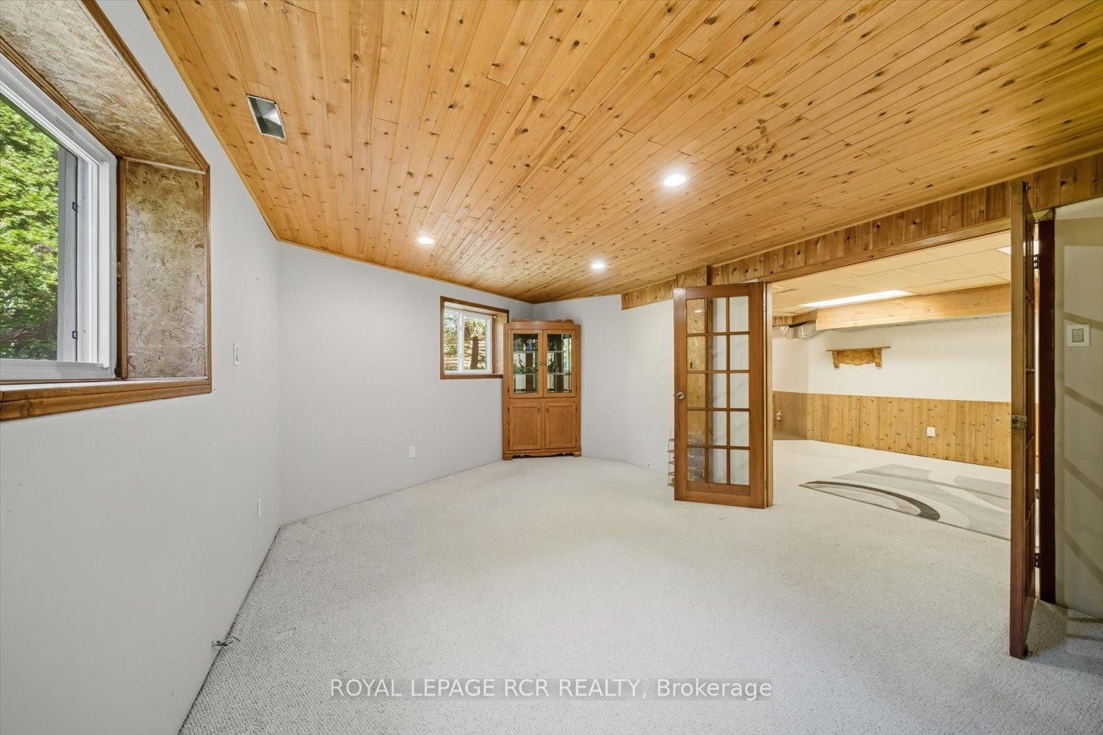 









1637


15

Side Road,
New Tecumseth,




ON
L0G 1W0

