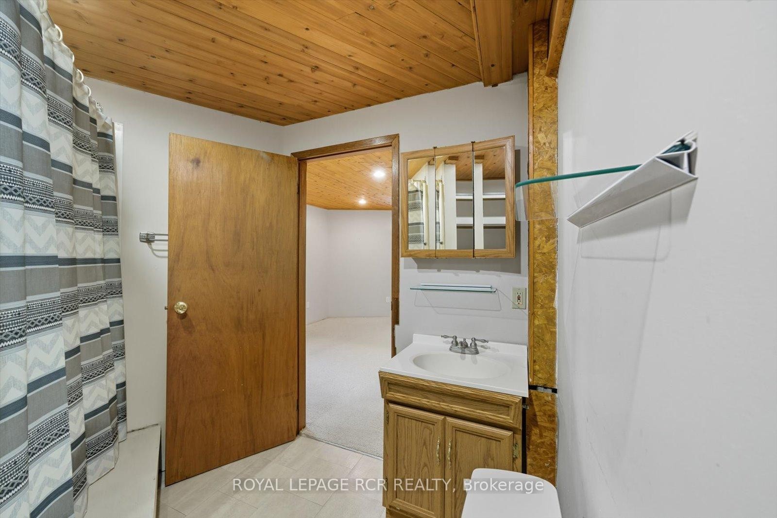 









1637


15

Side Road,
New Tecumseth,




ON
L0G 1W0

