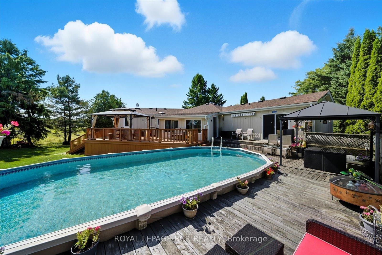 









1637


15

Side Road,
New Tecumseth,




ON
L0G 1W0

