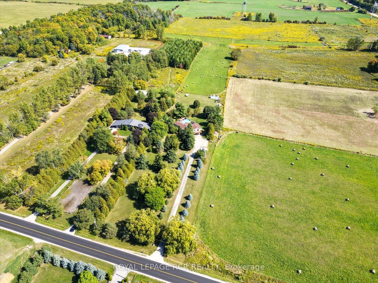 









1637


15

Side Road,
New Tecumseth,




ON
L0G 1W0

