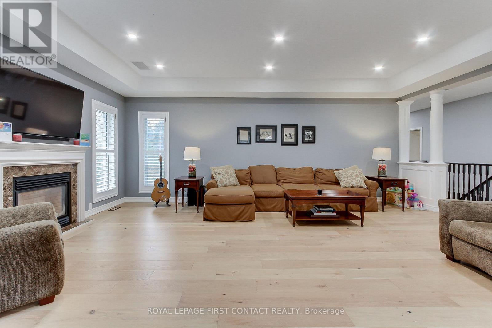 












8 PELOSI WAY

,
East Gwillimbury,




Ontario
L0G1M0

