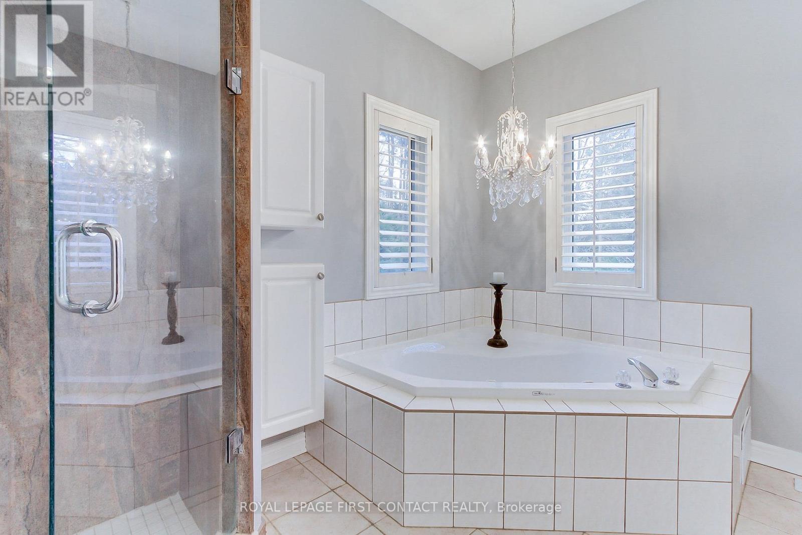 












8 PELOSI WAY

,
East Gwillimbury,




Ontario
L0G1M0

