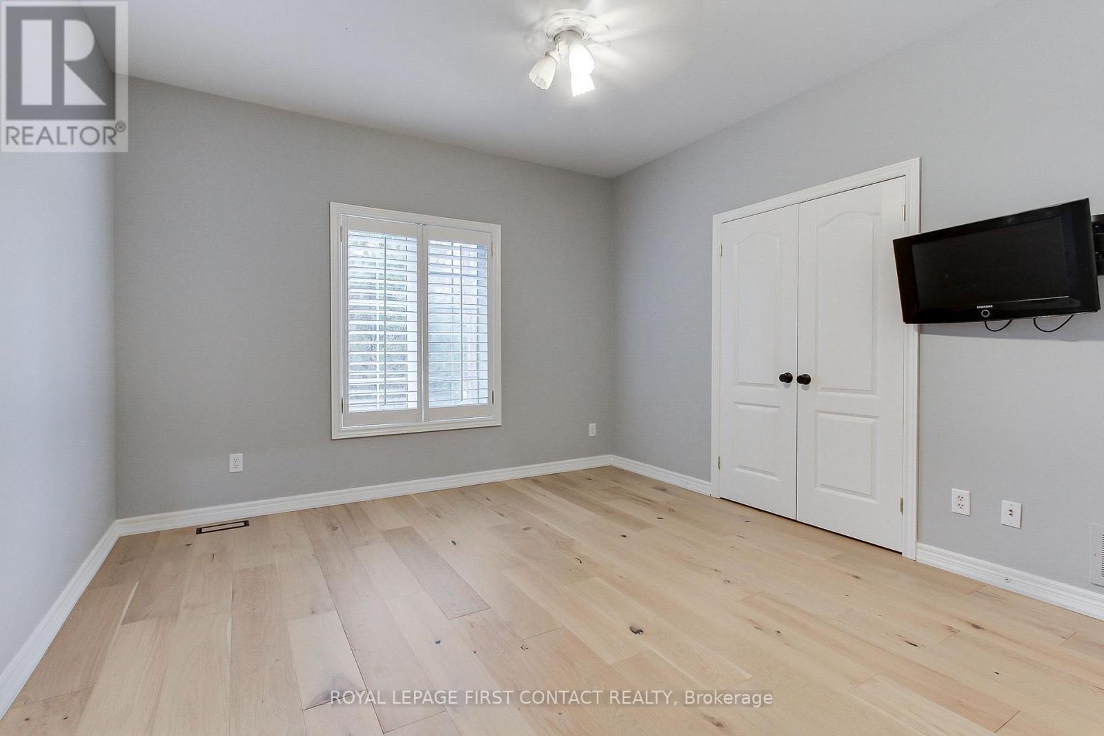 












8 PELOSI WAY

,
East Gwillimbury,




Ontario
L0G1M0

