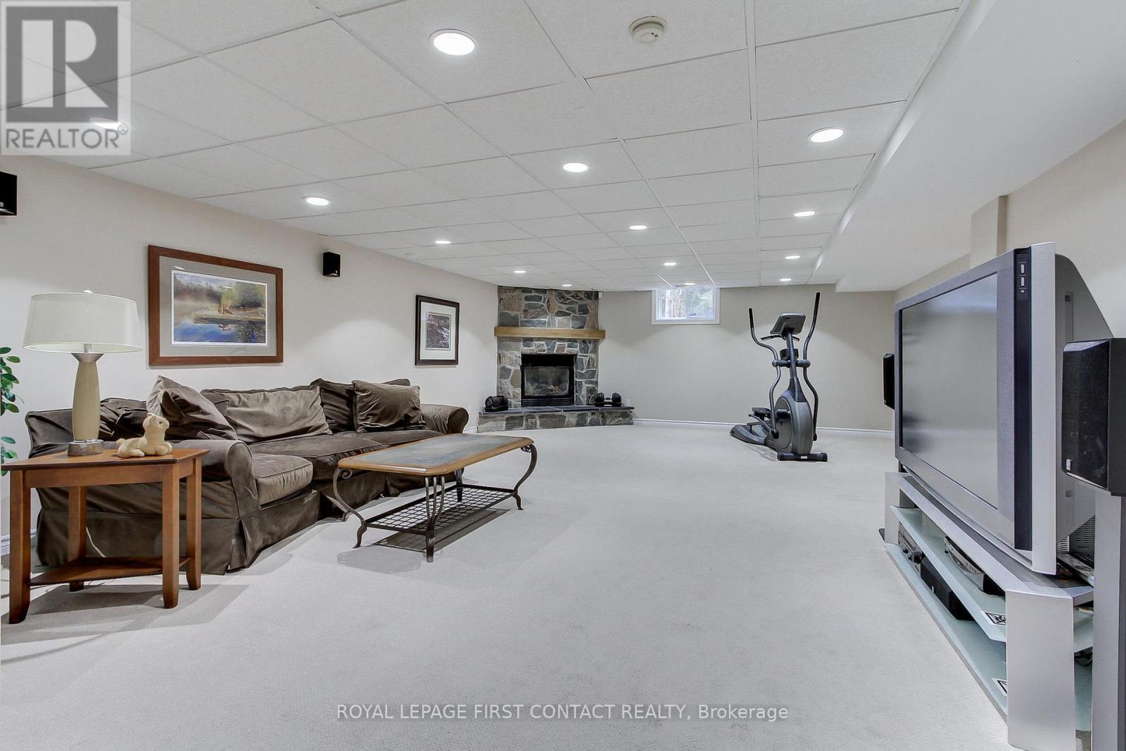 












8 PELOSI WAY

,
East Gwillimbury,




Ontario
L0G1M0

