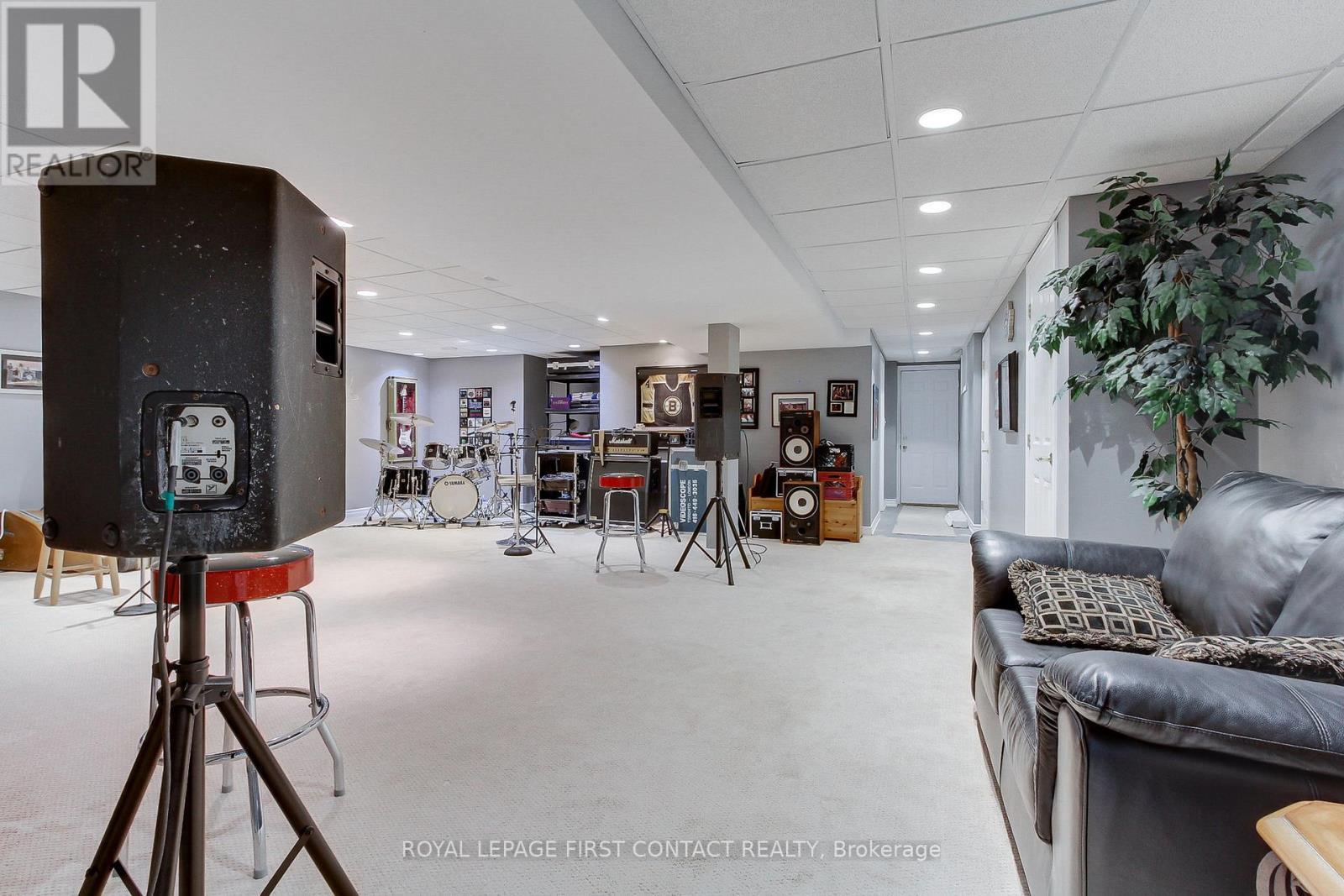 












8 PELOSI WAY

,
East Gwillimbury,




Ontario
L0G1M0

