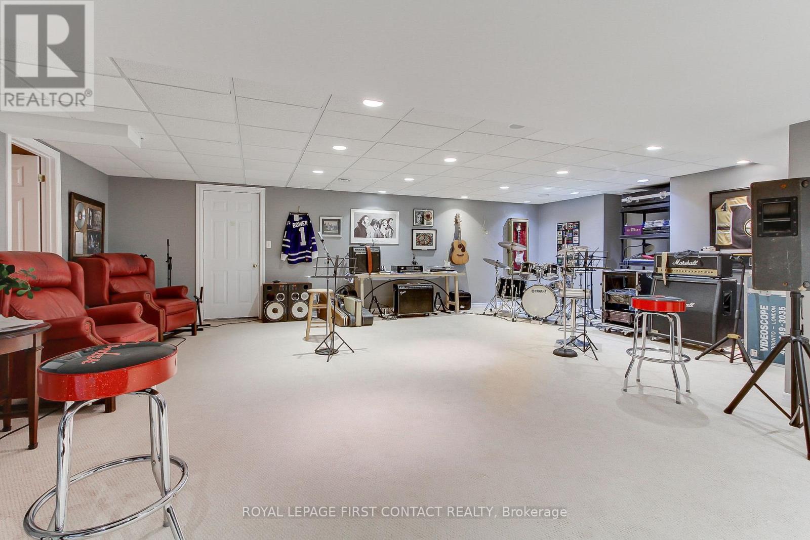 












8 PELOSI WAY

,
East Gwillimbury,




Ontario
L0G1M0

