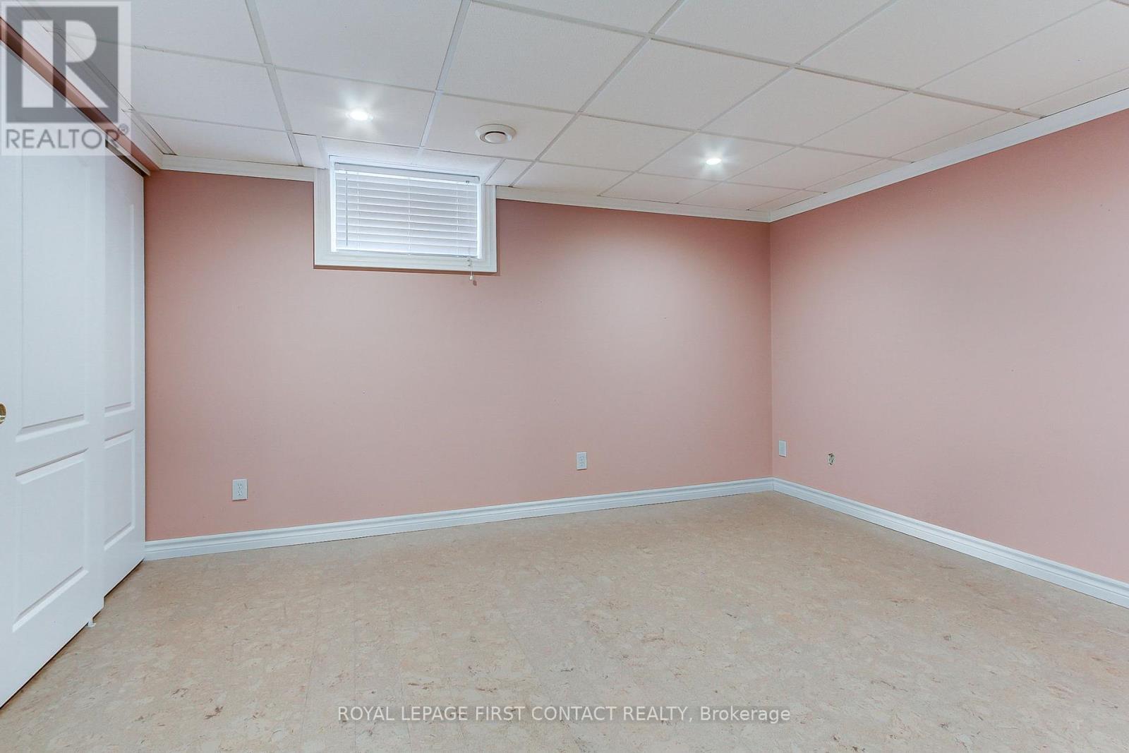 












8 PELOSI WAY

,
East Gwillimbury,




Ontario
L0G1M0

