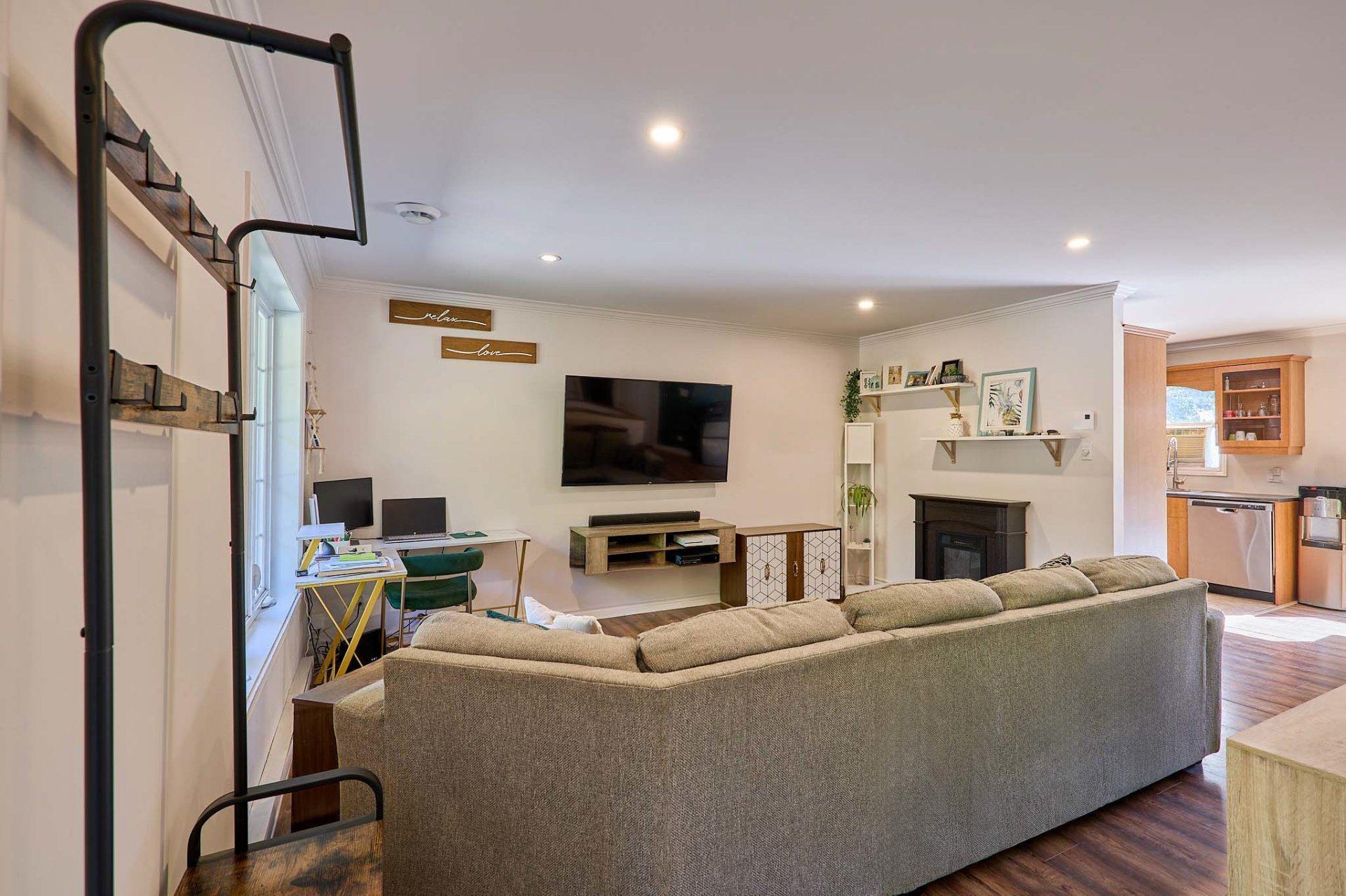 









59

 - 61


23e Avenue

,
Saint-Hippolyte,




QC
J8A1H8


