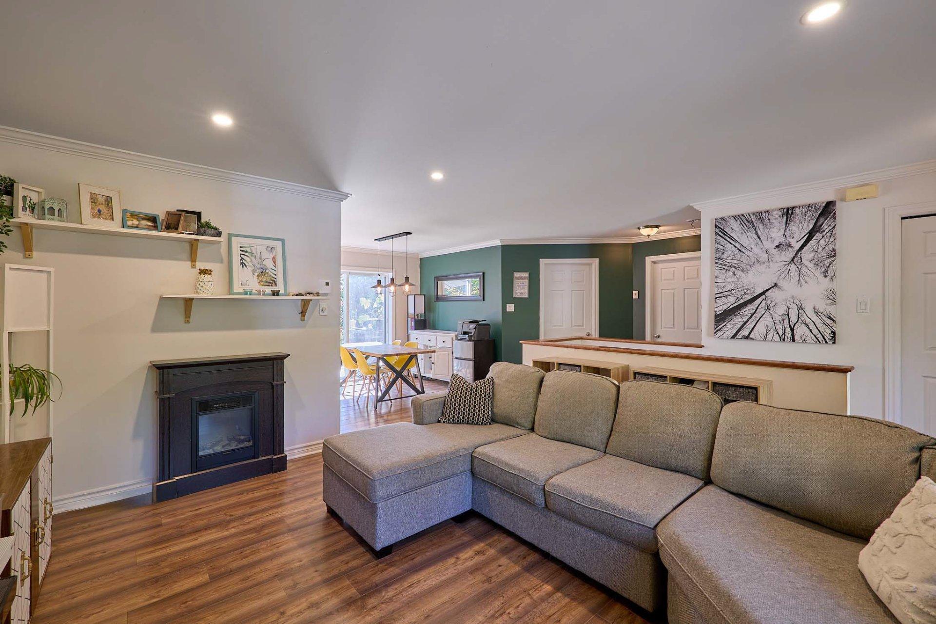 









59

 - 61


23e Avenue

,
Saint-Hippolyte,




QC
J8A1H8


