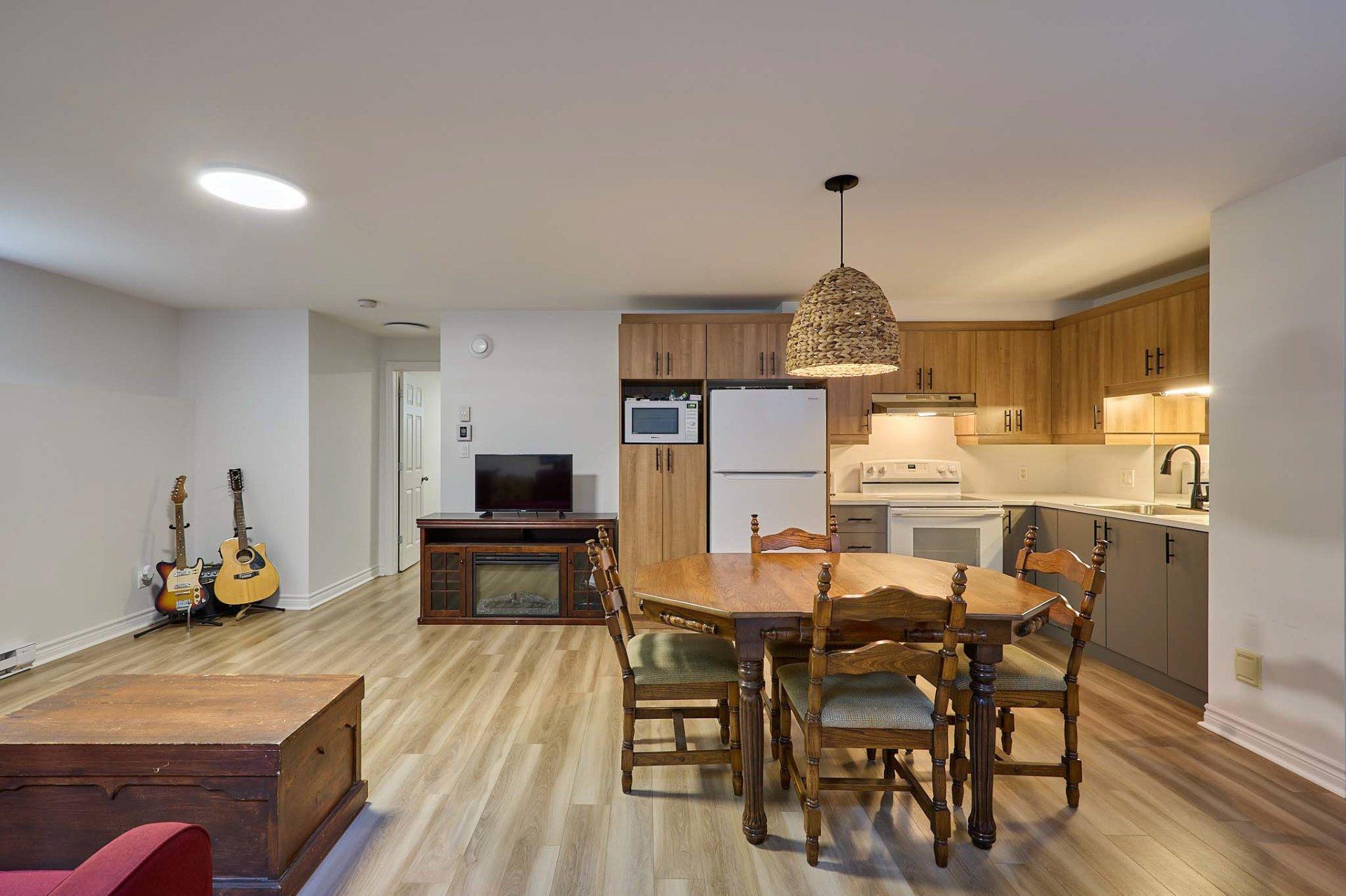 









59

 - 61


23e Avenue

,
Saint-Hippolyte,




QC
J8A1H8

