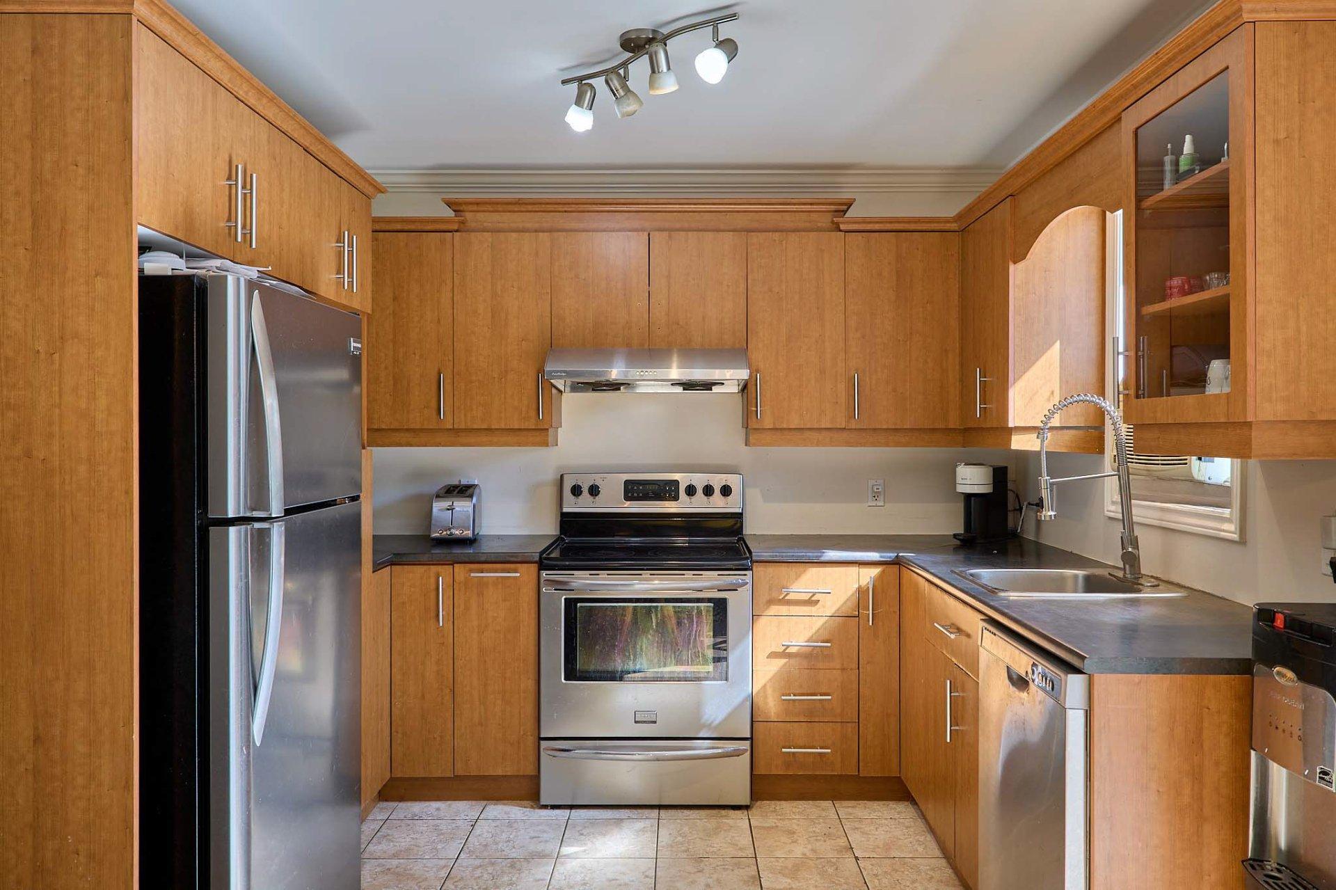 









59

 - 61


23e Avenue

,
Saint-Hippolyte,




QC
J8A1H8

