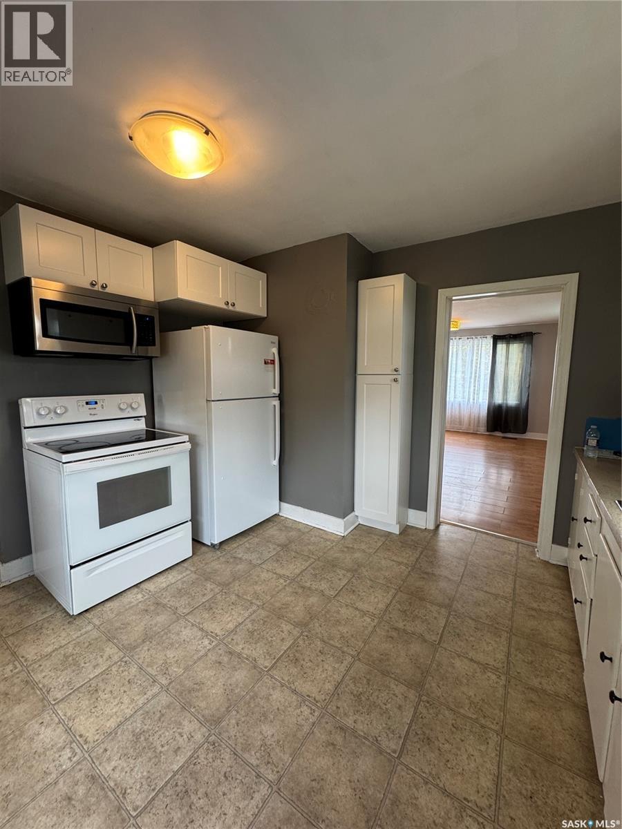 












529 Albert STREET

,
Hudson Bay,




Saskatchewan
S0E0Y0

