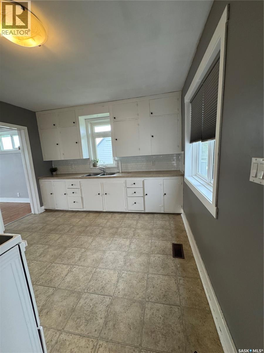 












529 Albert STREET

,
Hudson Bay,




Saskatchewan
S0E0Y0

