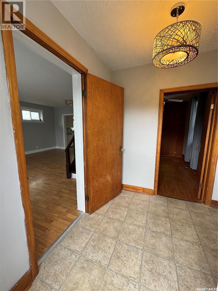 












529 Albert STREET

,
Hudson Bay,




Saskatchewan
S0E0Y0

