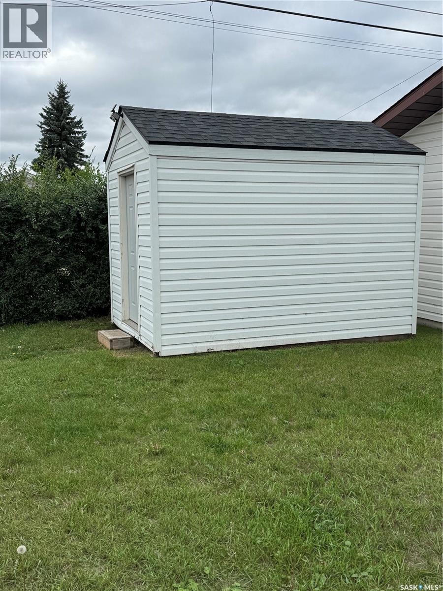 












529 Albert STREET

,
Hudson Bay,




Saskatchewan
S0E0Y0

