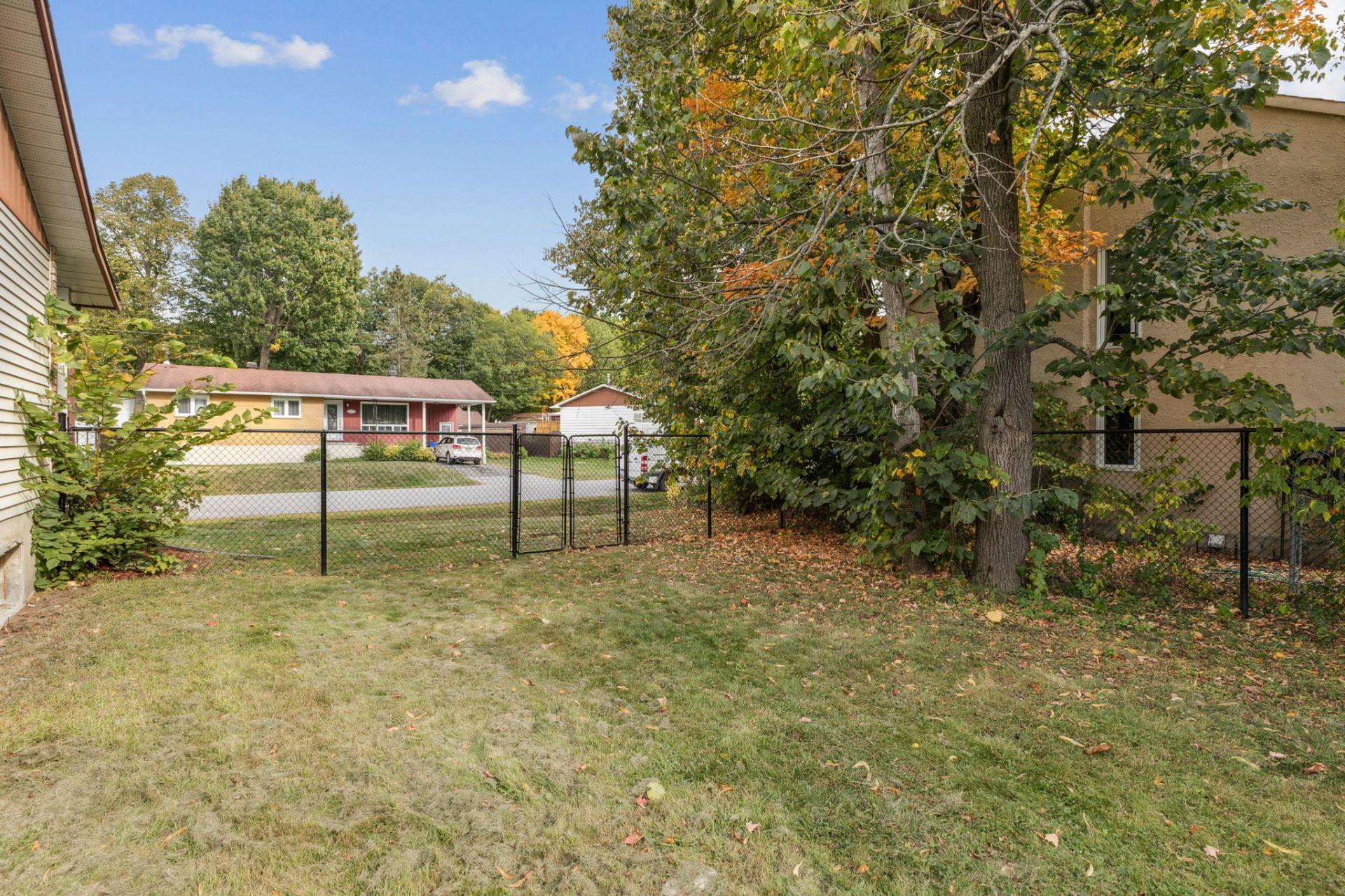 









21


Rue Poirier

,
Gatineau (Gatineau),




QC
J8V1A7

