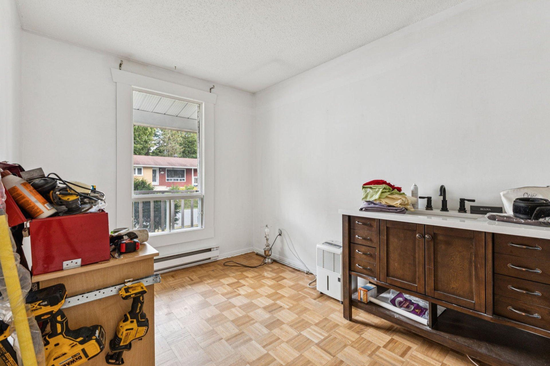 









21


Rue Poirier

,
Gatineau (Gatineau),




QC
J8V1A7

