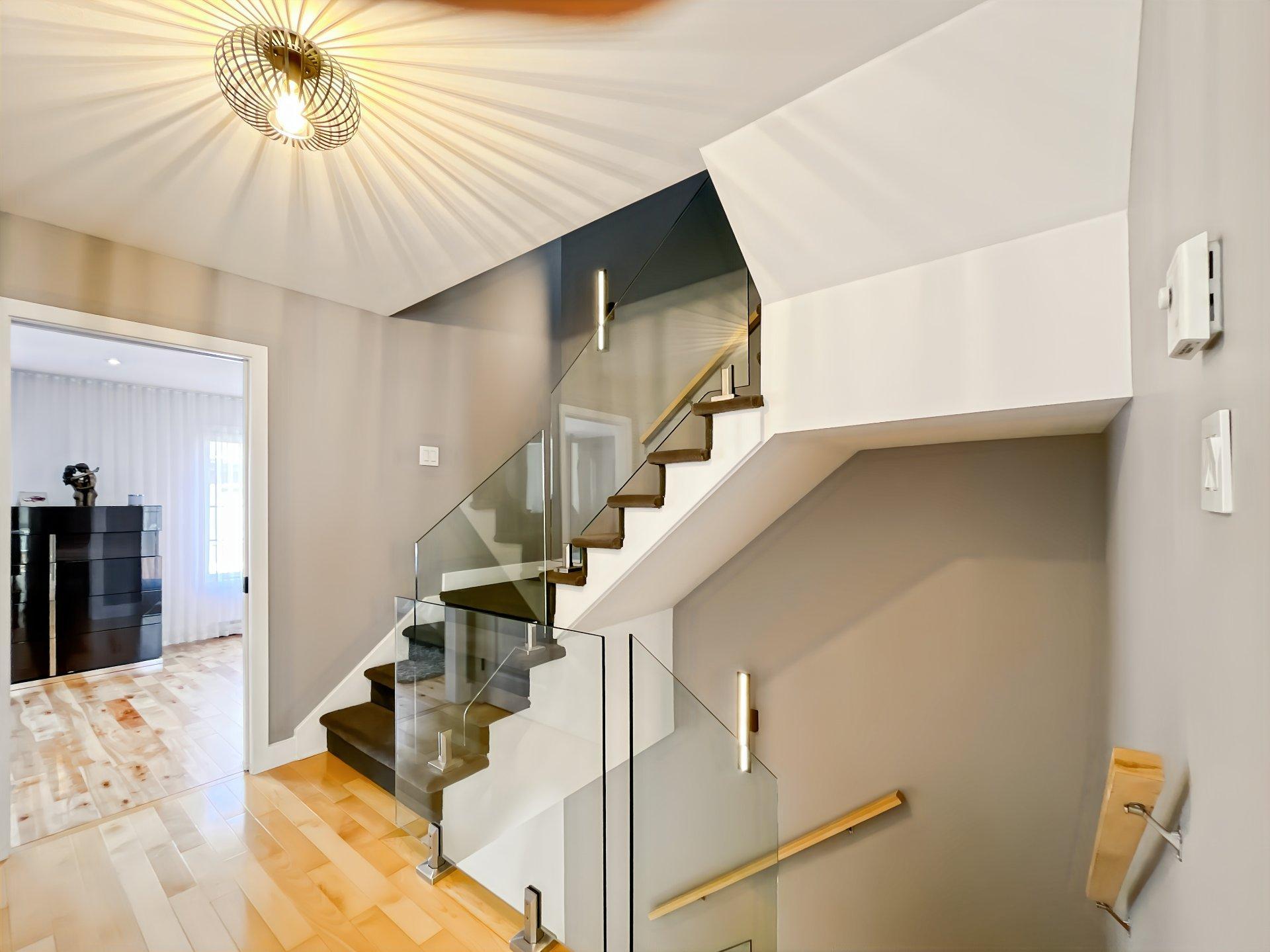 









2654


Av. Ernest-Hemingway

,
Montréal (Saint-Laurent),




QC
H4R3E7

