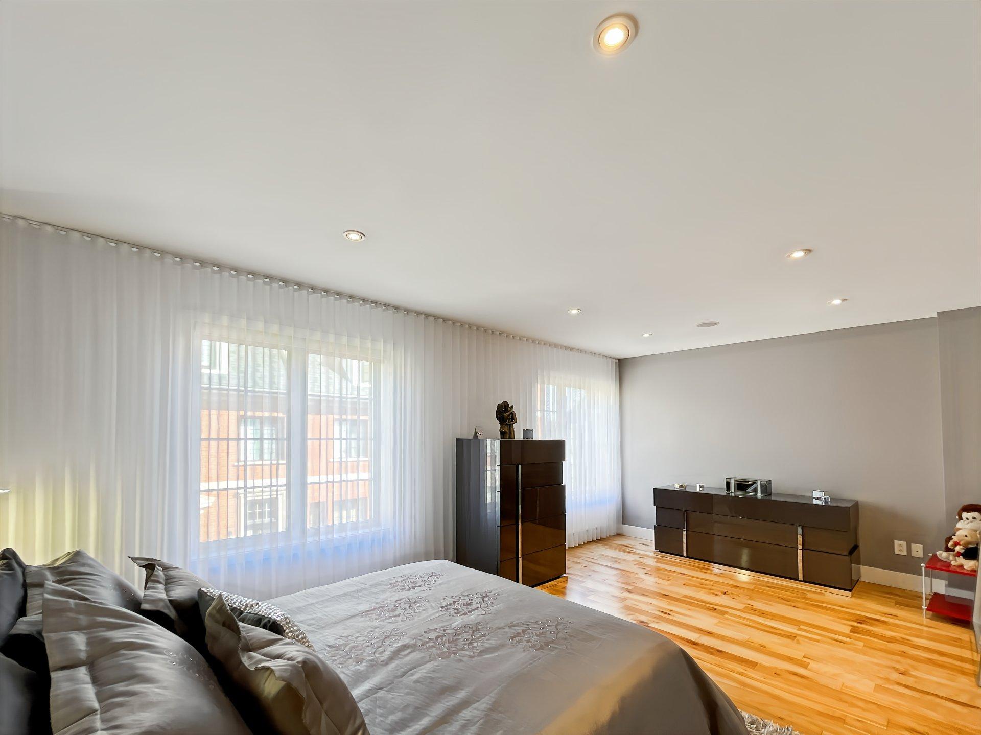 









2654


Av. Ernest-Hemingway

,
Montréal (Saint-Laurent),




QC
H4R3E7

