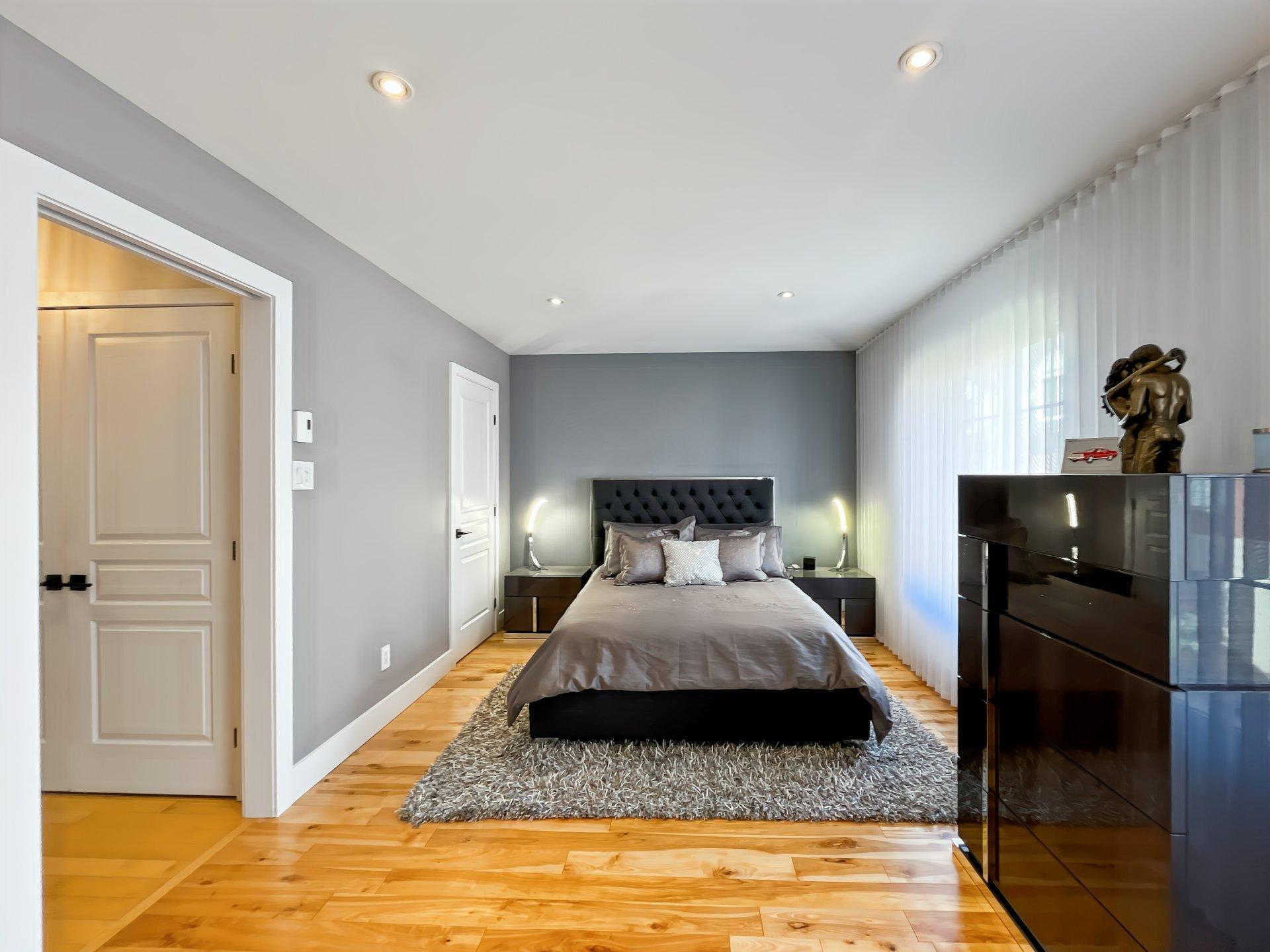 









2654


Av. Ernest-Hemingway

,
Montréal (Saint-Laurent),




QC
H4R3E7

