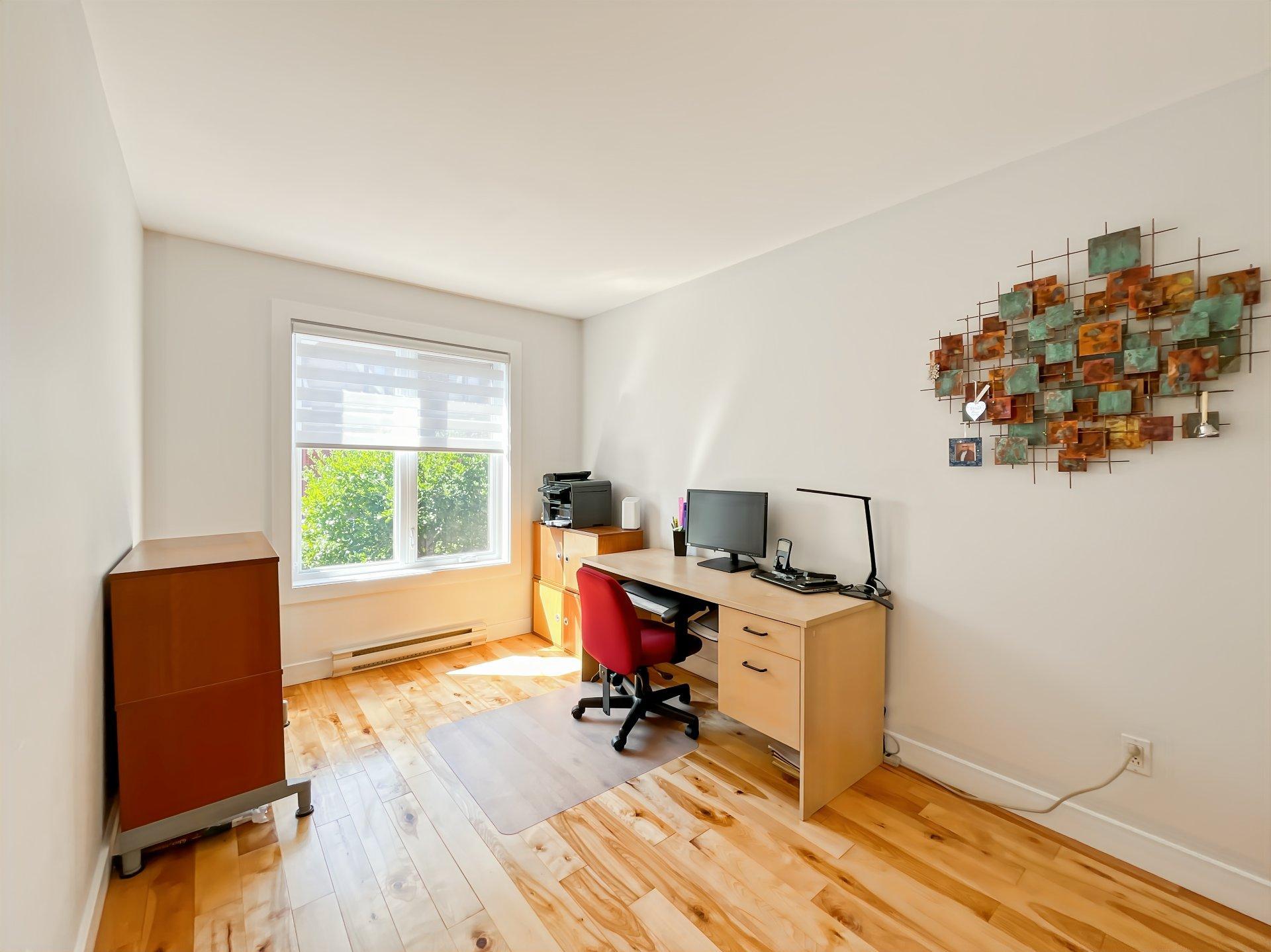 









2654


Av. Ernest-Hemingway

,
Montréal (Saint-Laurent),




QC
H4R3E7

