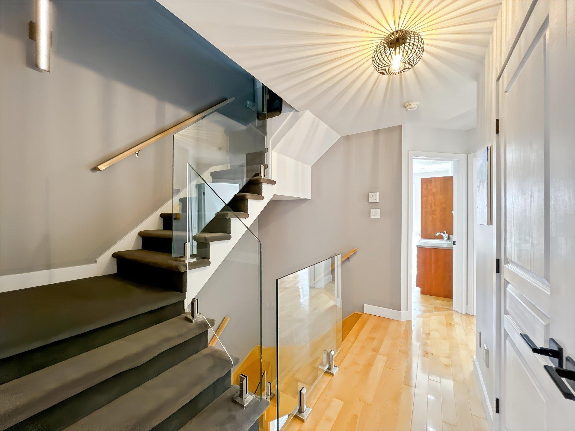 









2654


Av. Ernest-Hemingway

,
Montréal (Saint-Laurent),




QC
H4R3E7

