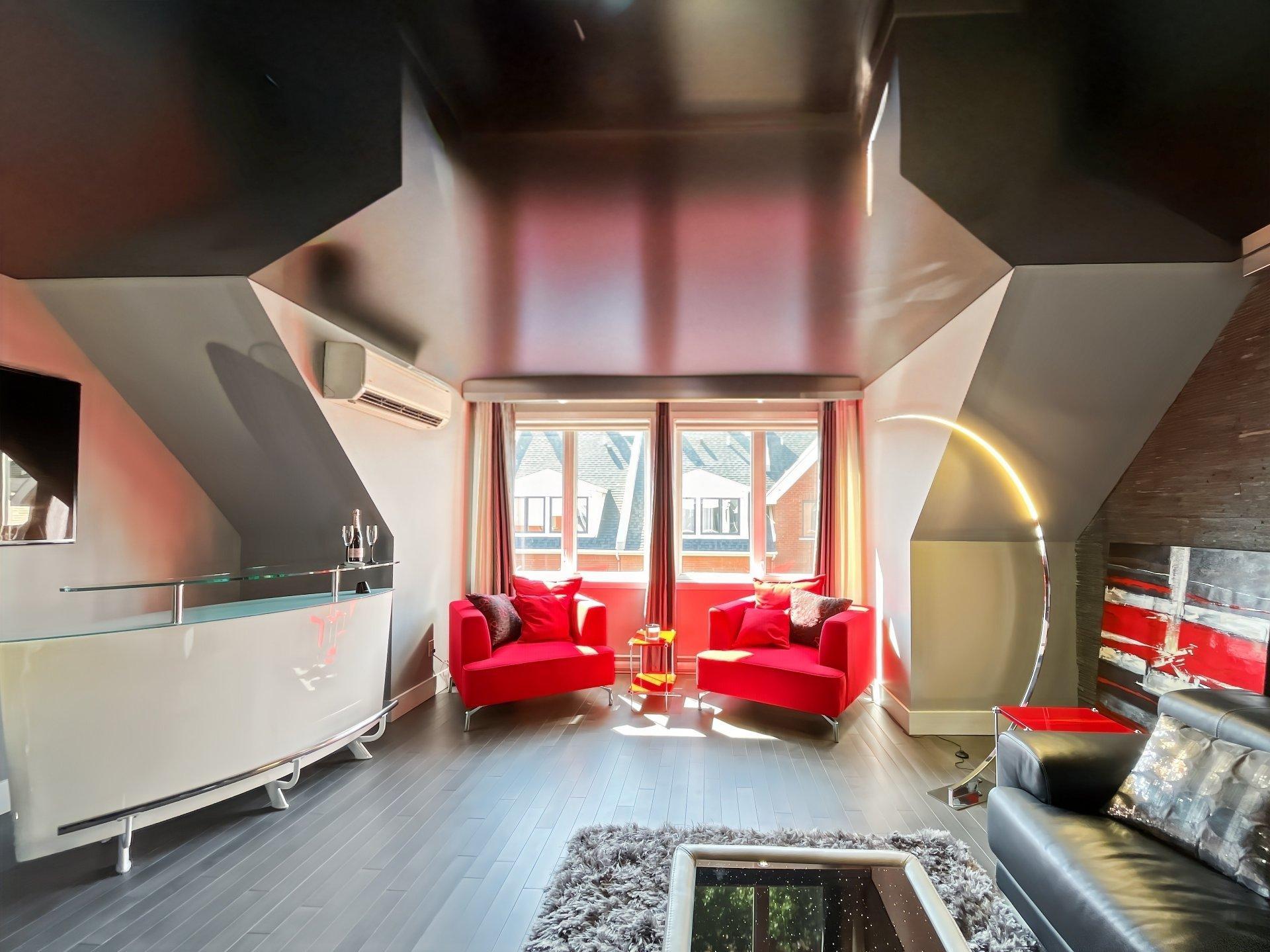 









2654


Av. Ernest-Hemingway

,
Montréal (Saint-Laurent),




QC
H4R3E7

