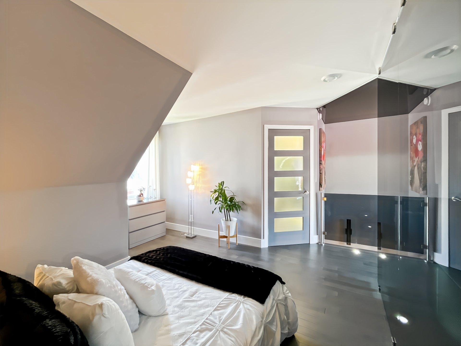 









2654


Av. Ernest-Hemingway

,
Montréal (Saint-Laurent),




QC
H4R3E7

