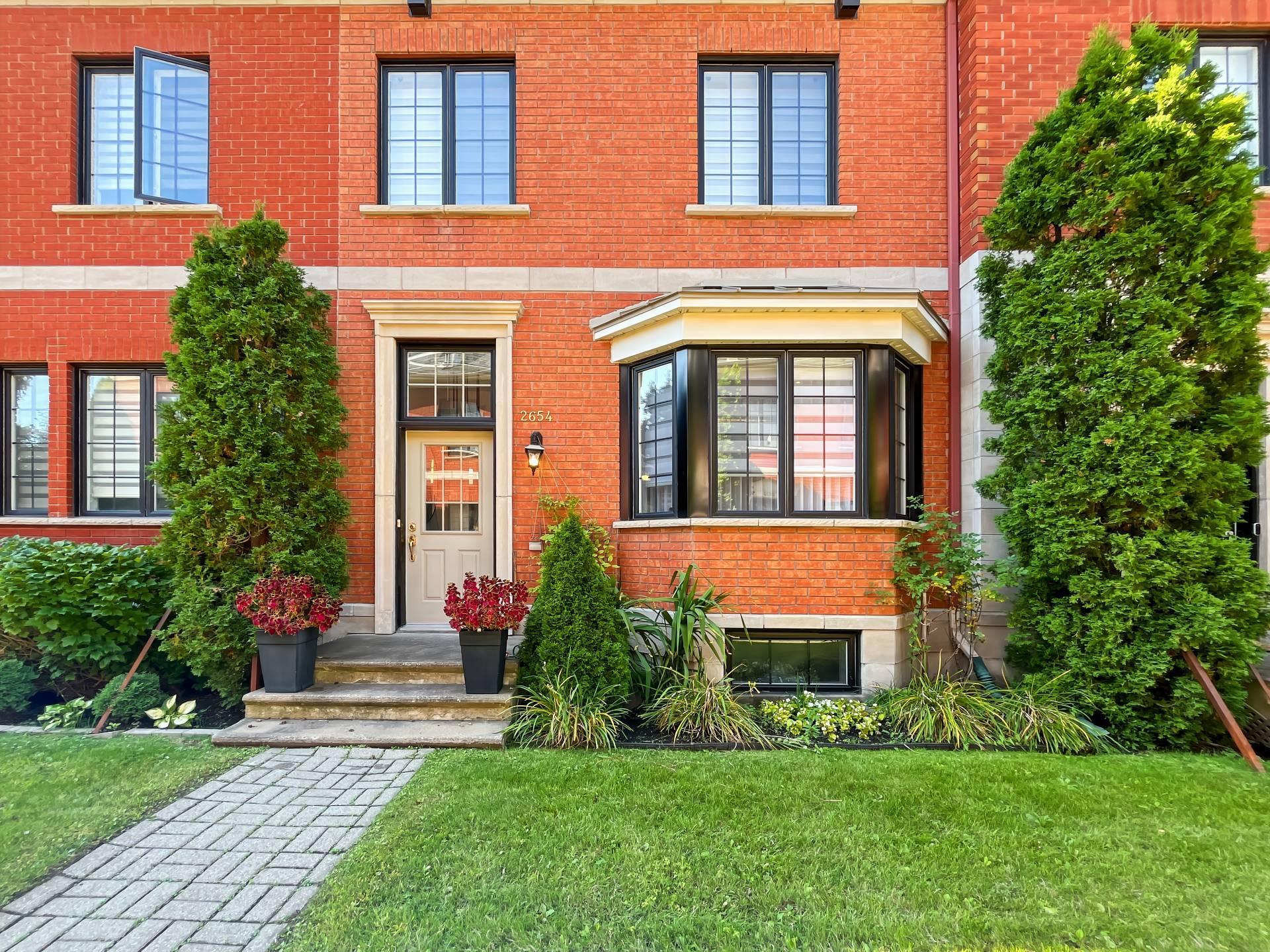 









2654


Av. Ernest-Hemingway

,
Montréal (Saint-Laurent),




QC
H4R3E7

