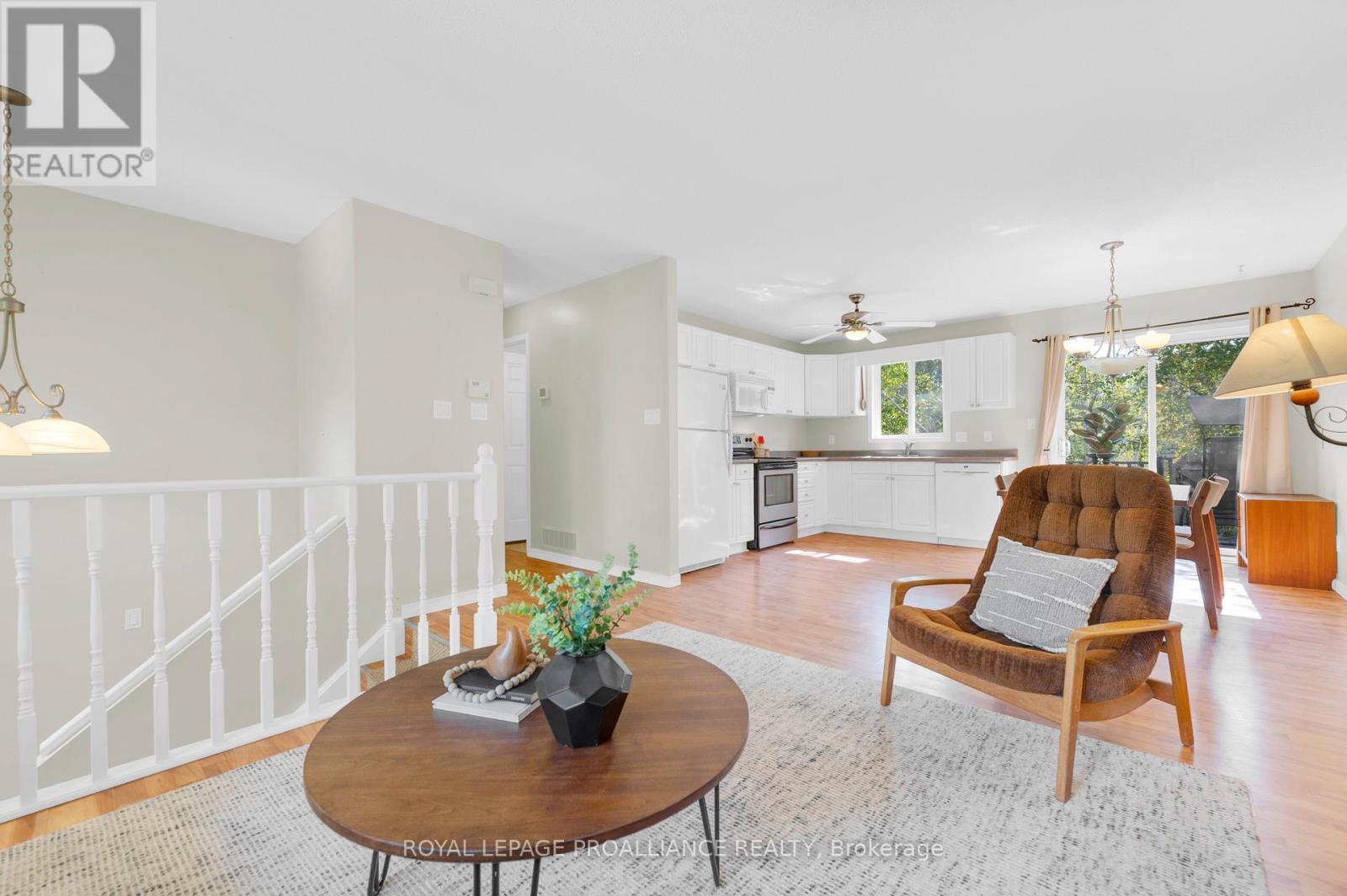 












21289 LOYALIST PARKWAY

,
Prince Edward County (Ameliasburgh),




Ontario
K0K1L0

