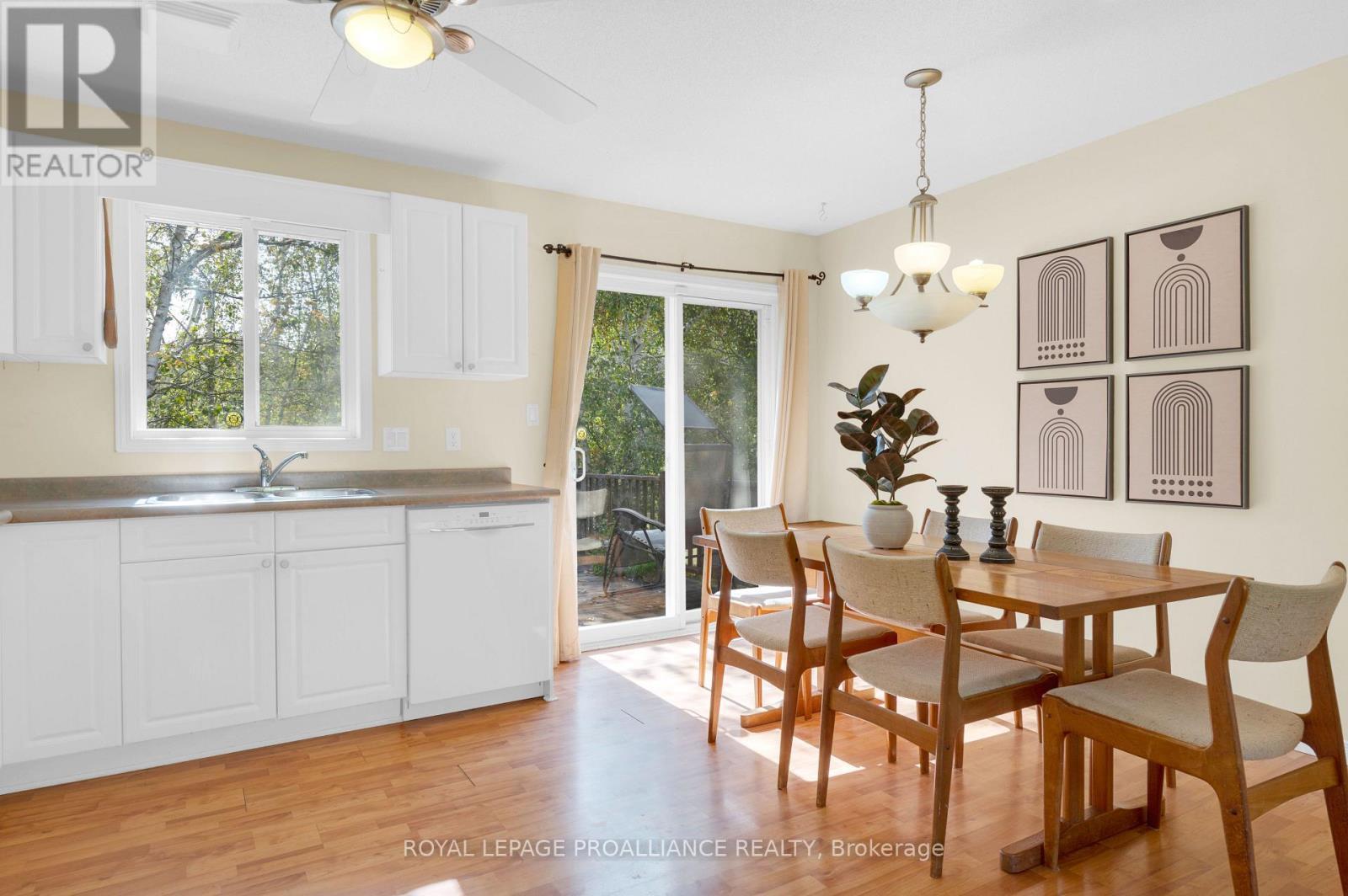 












21289 LOYALIST PARKWAY

,
Prince Edward County (Ameliasburgh),




Ontario
K0K1L0

