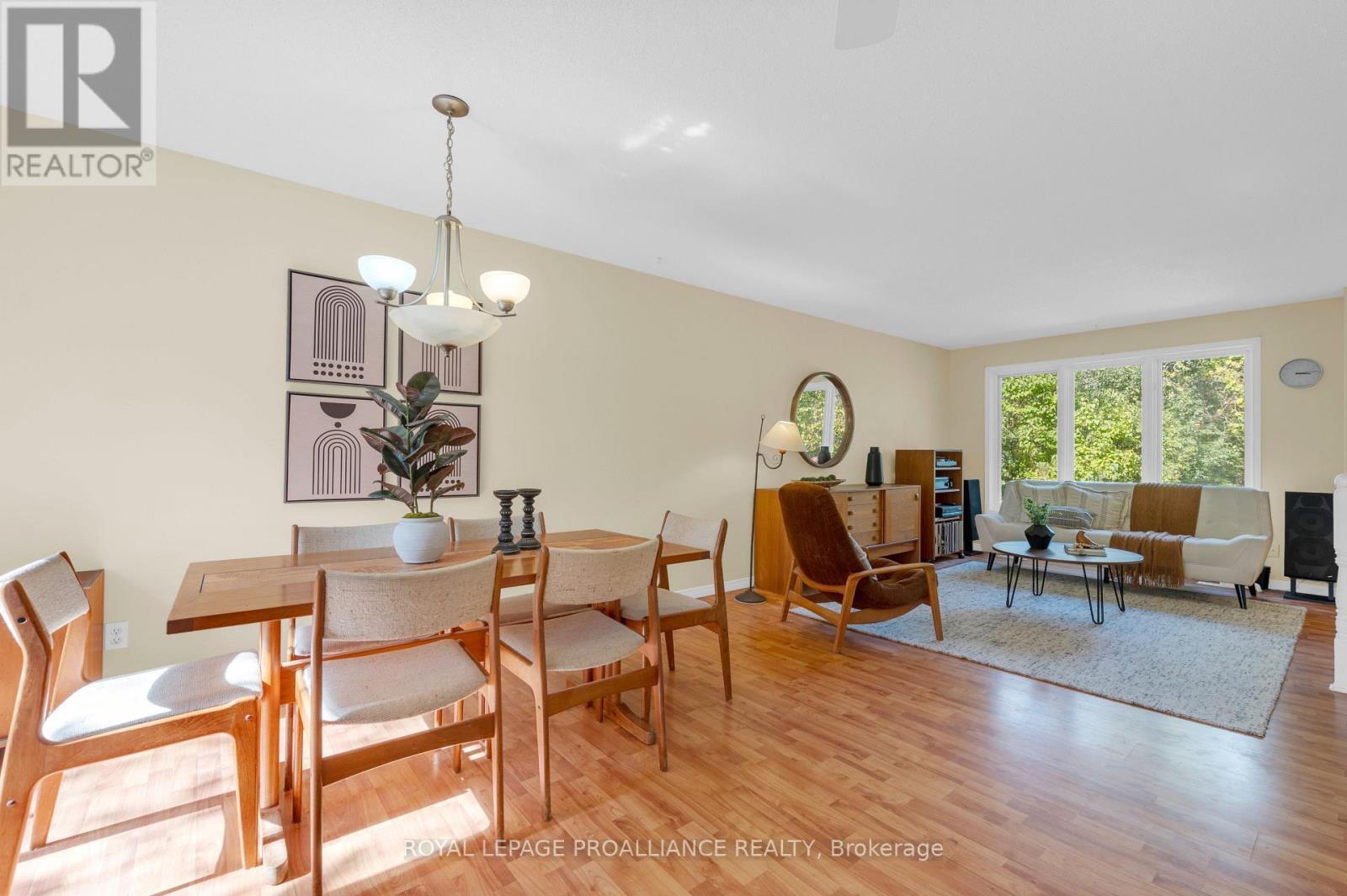 












21289 LOYALIST PARKWAY

,
Prince Edward County (Ameliasburgh),




Ontario
K0K1L0

