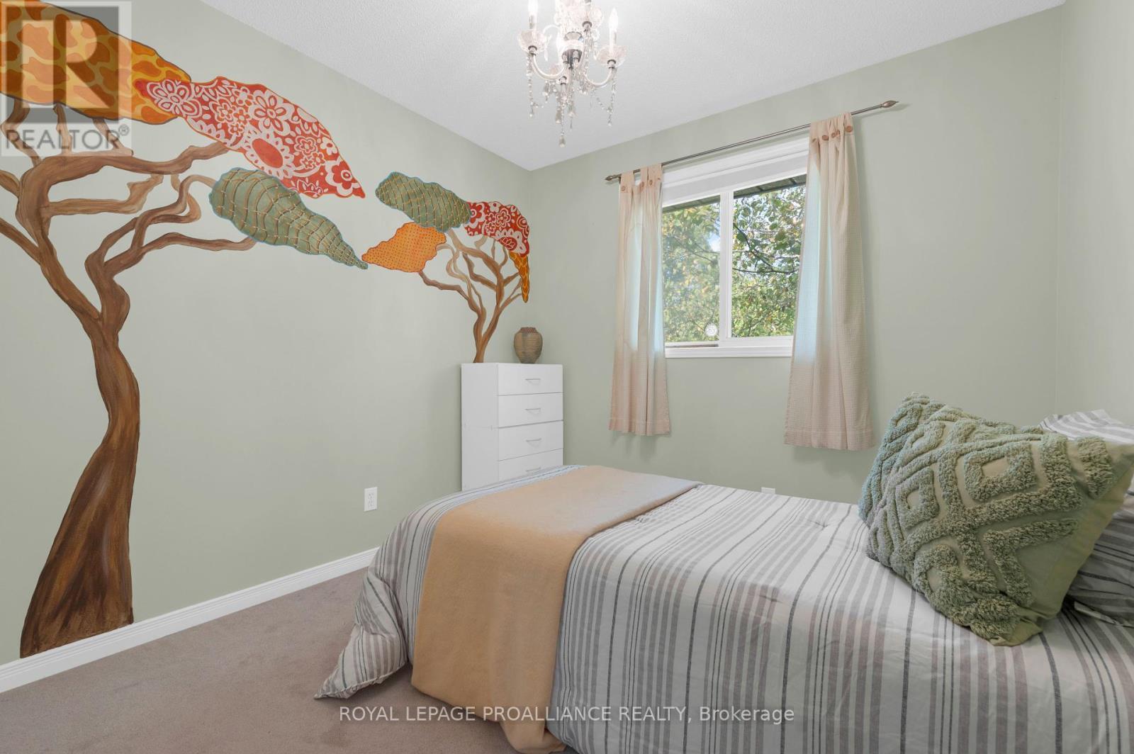 












21289 LOYALIST PARKWAY

,
Prince Edward County (Ameliasburgh),




Ontario
K0K1L0

