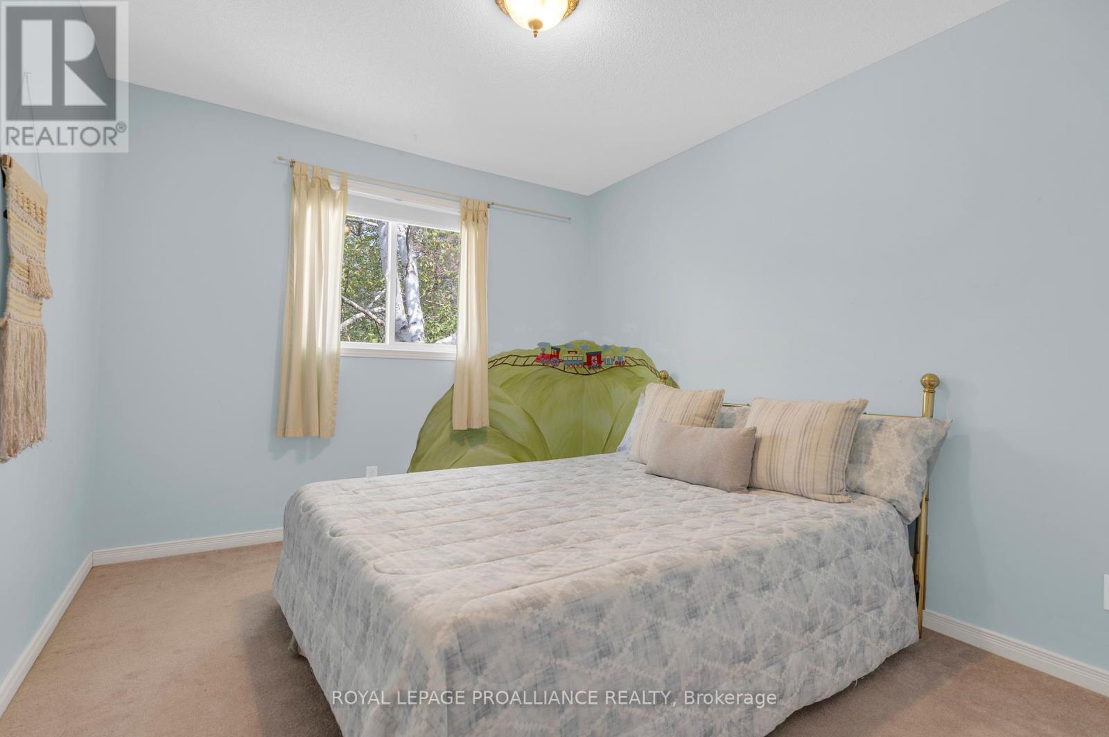 












21289 LOYALIST PARKWAY

,
Prince Edward County (Ameliasburgh),




Ontario
K0K1L0

